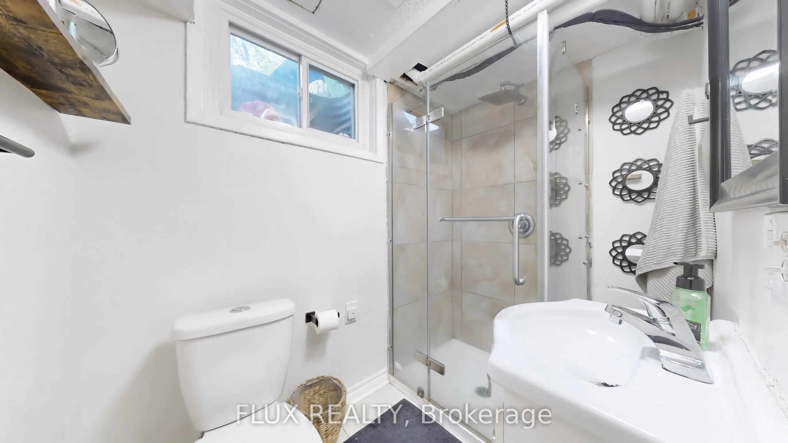 52 Adelaide Street, #32
