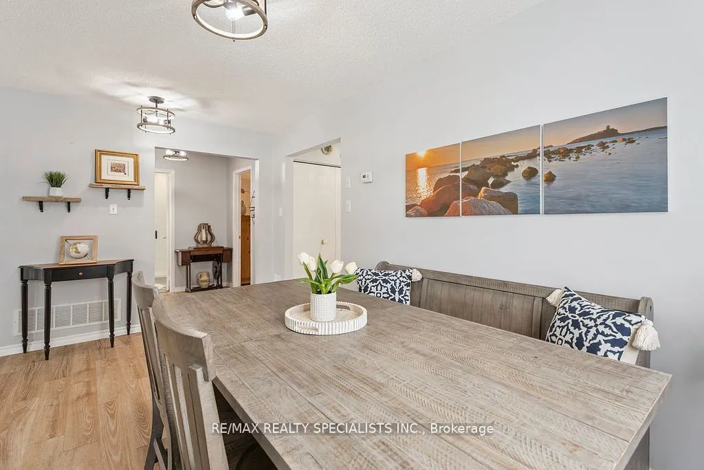 93 Glen Eton Road