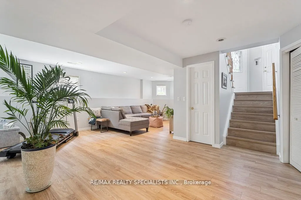 93 Glen Eton Road