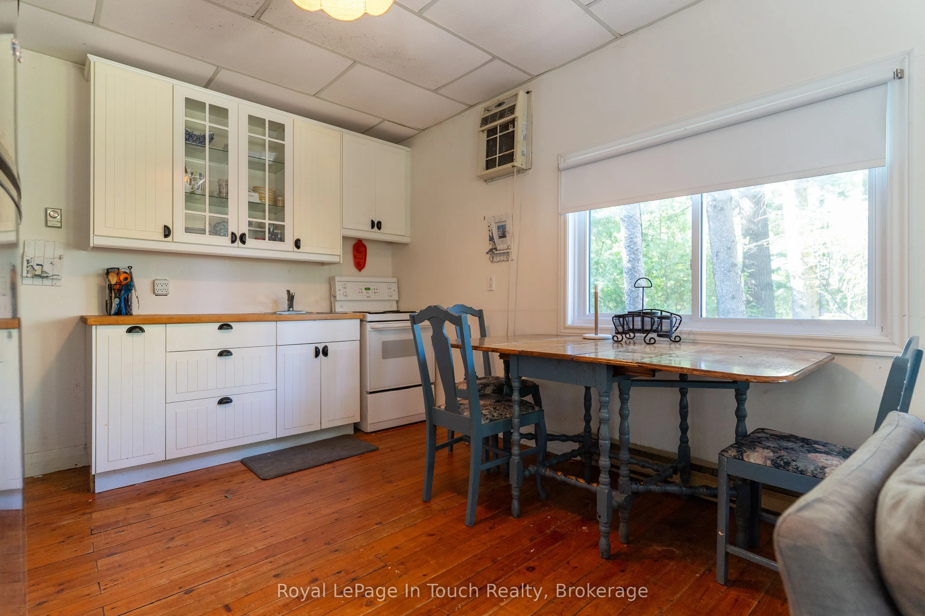 944 River Road E