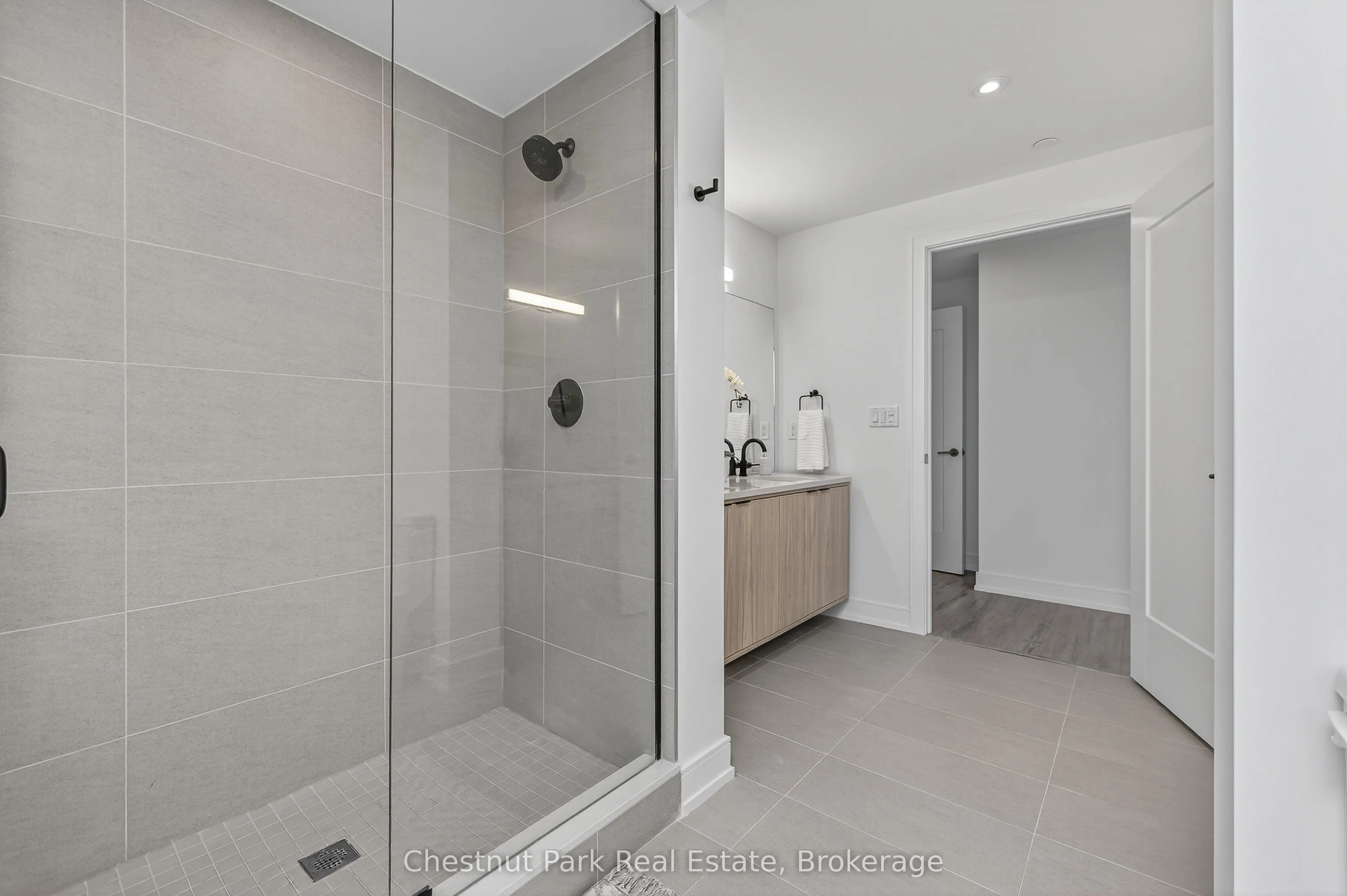 185 Dunlop Street E, #823