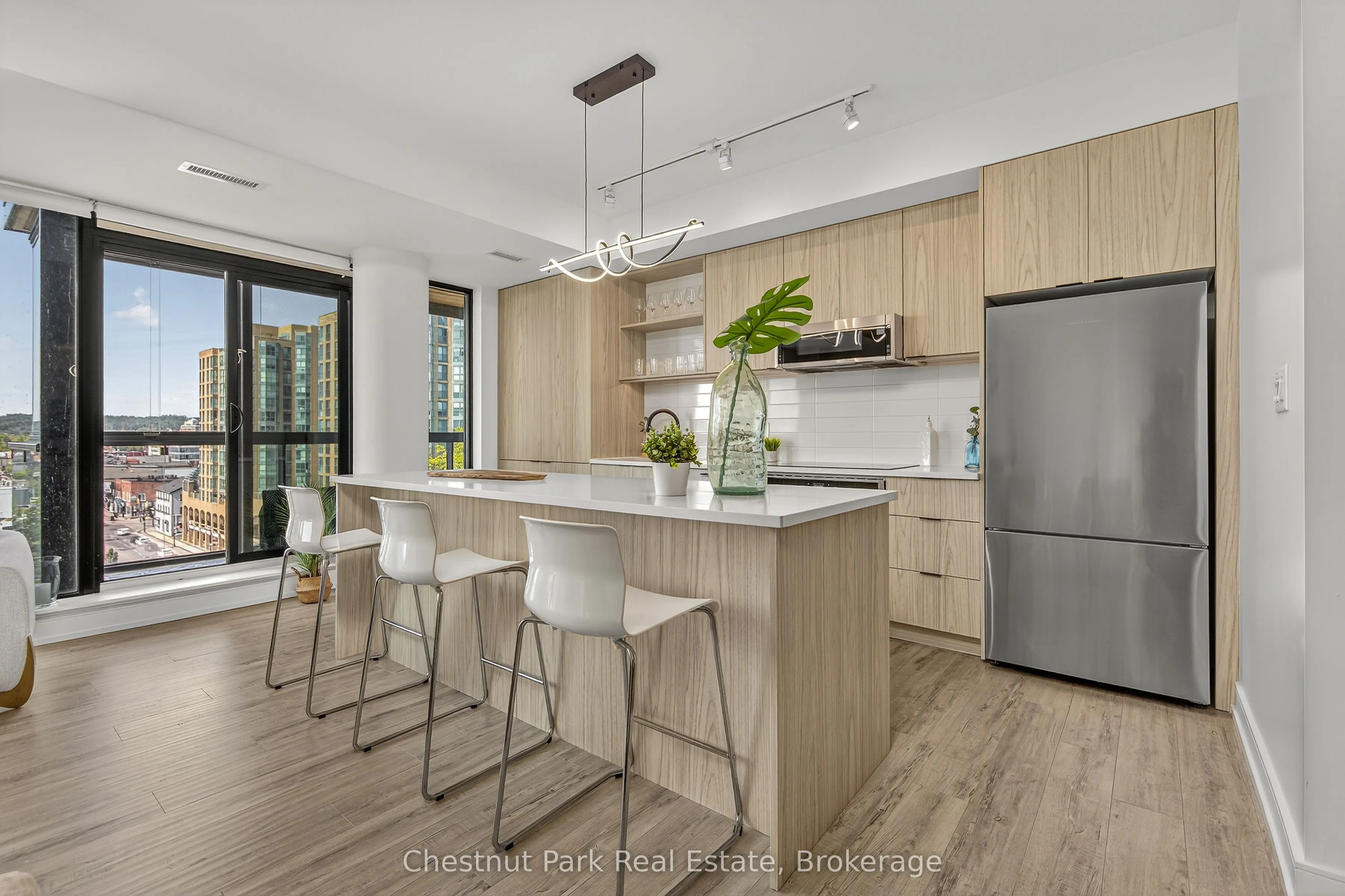 185 Dunlop Street E, #823