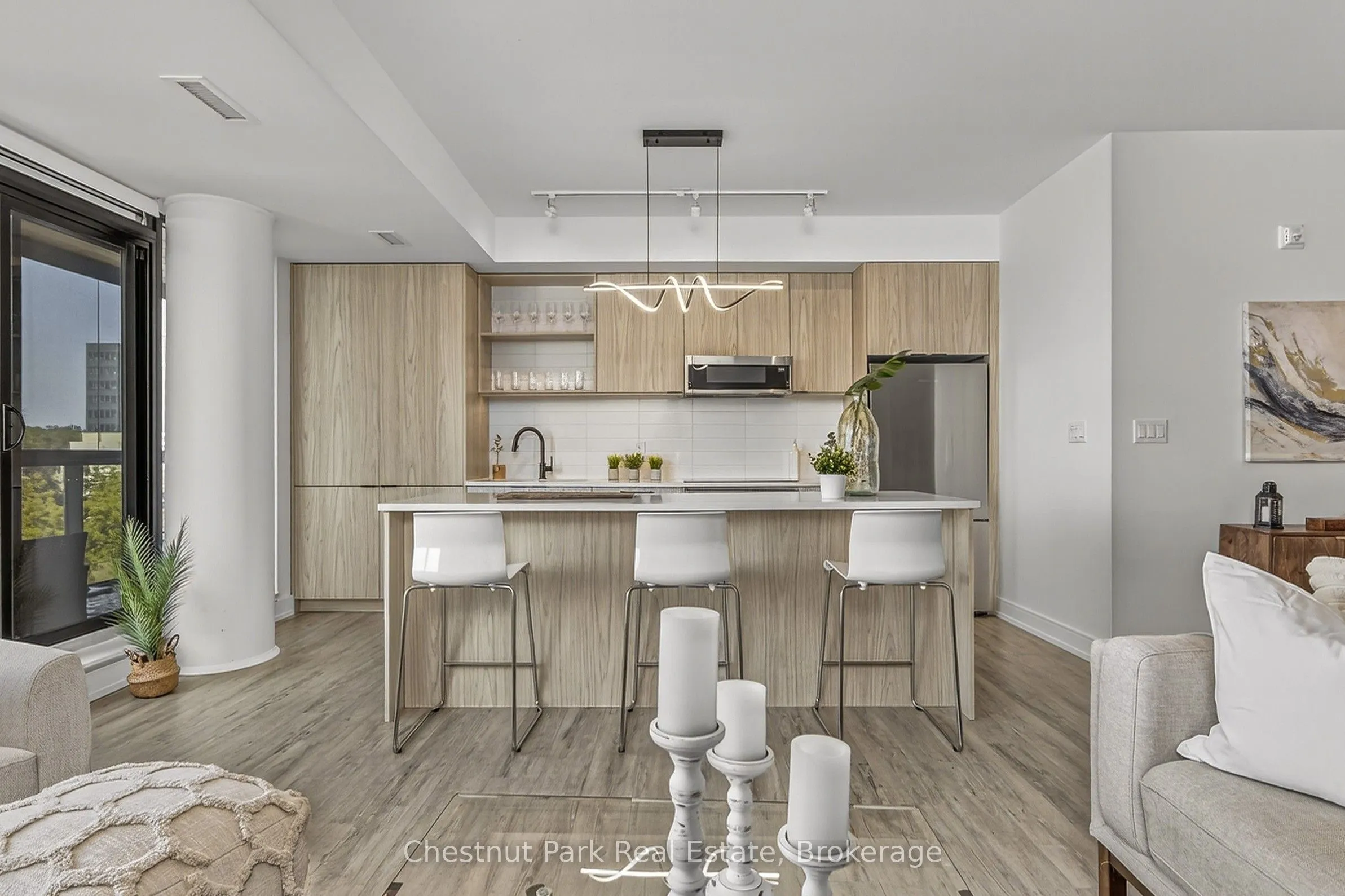 185 Dunlop Street E, #823