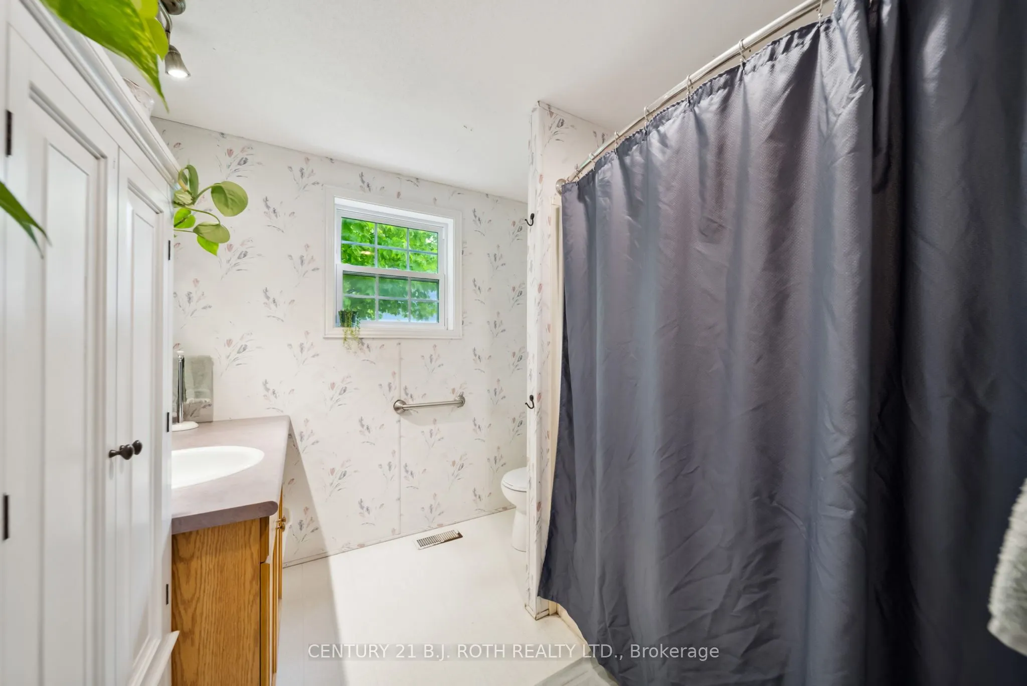4117 Ash Crescent