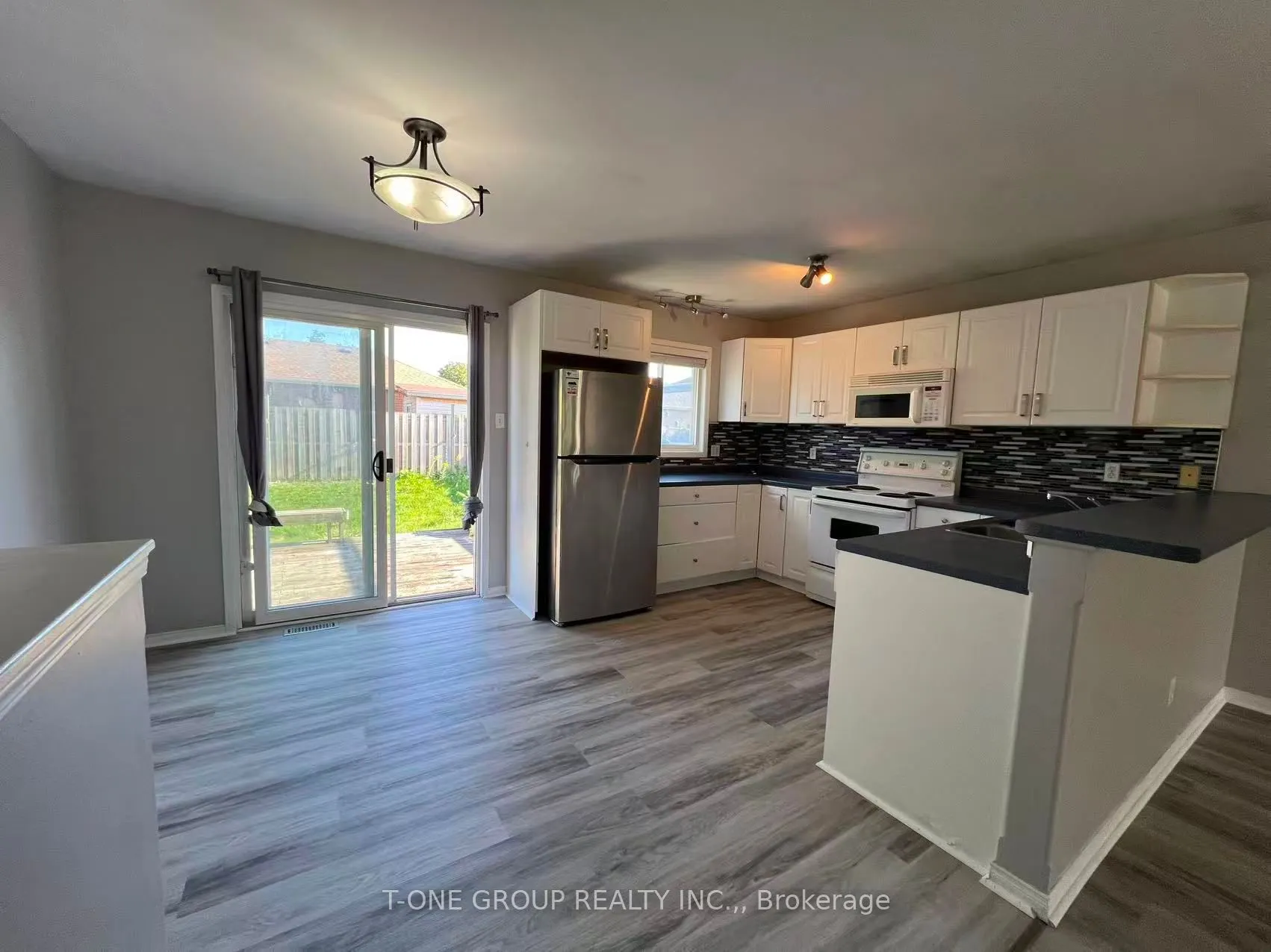 179 Hanmer Street E, #Upper