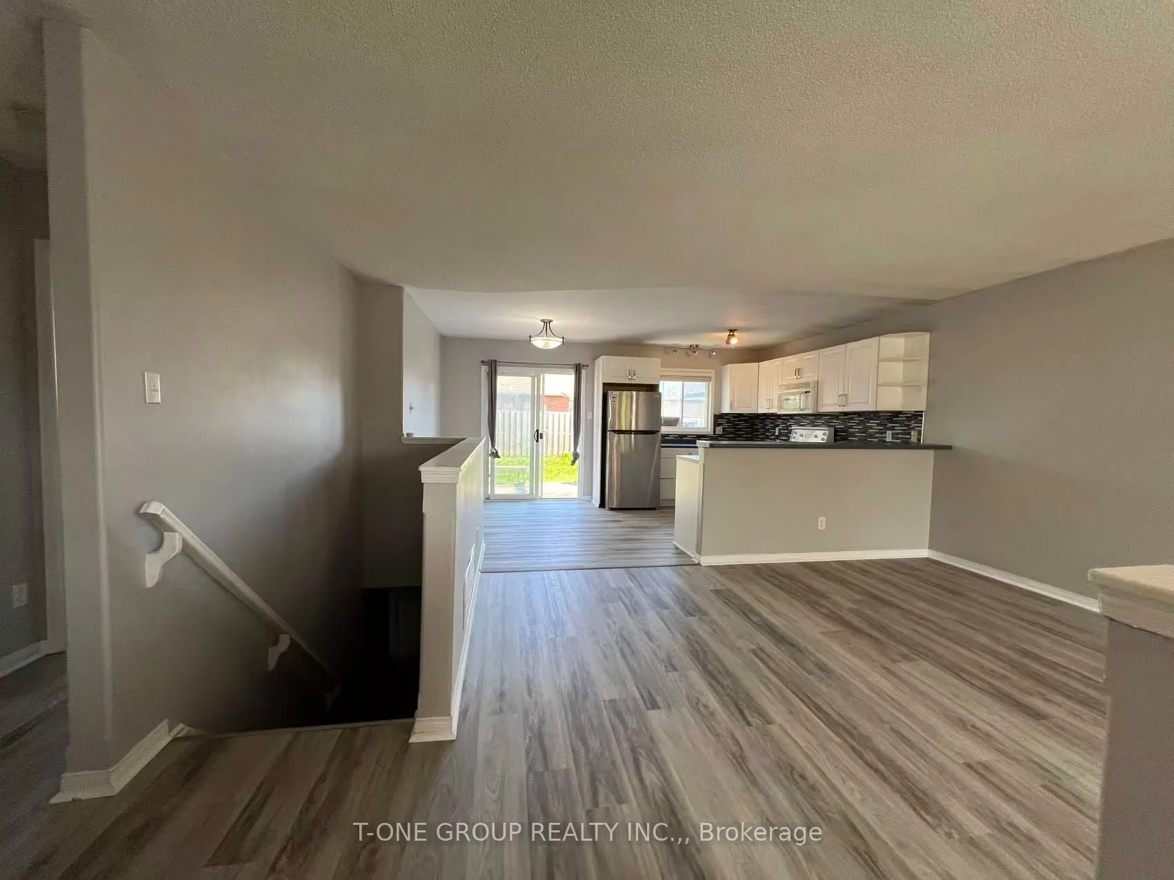 179 Hanmer Street E, #Upper