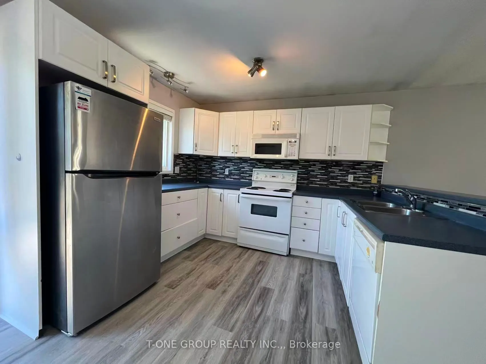 179 Hanmer Street E, #Upper