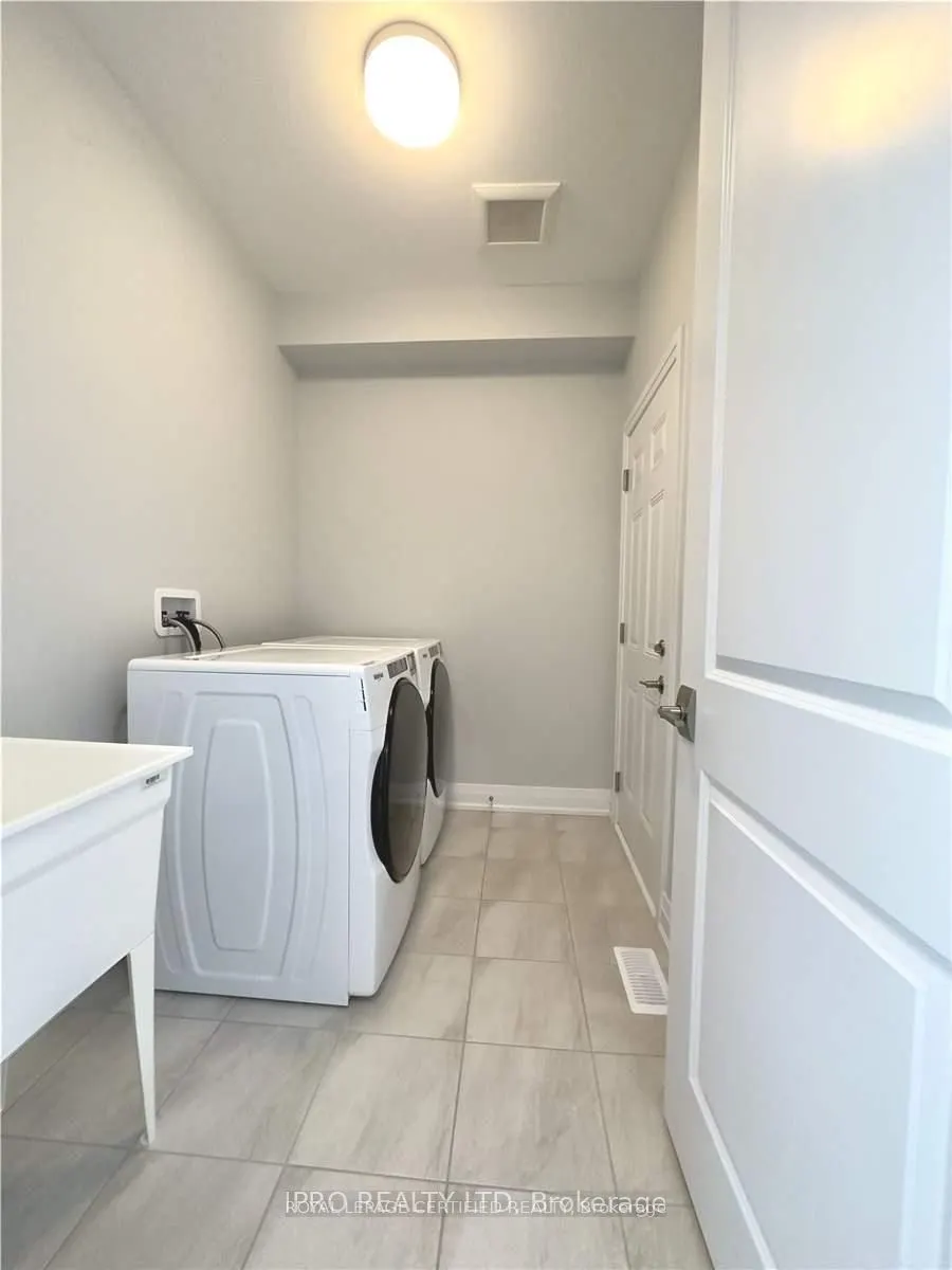 30 Periwinkle Road W
