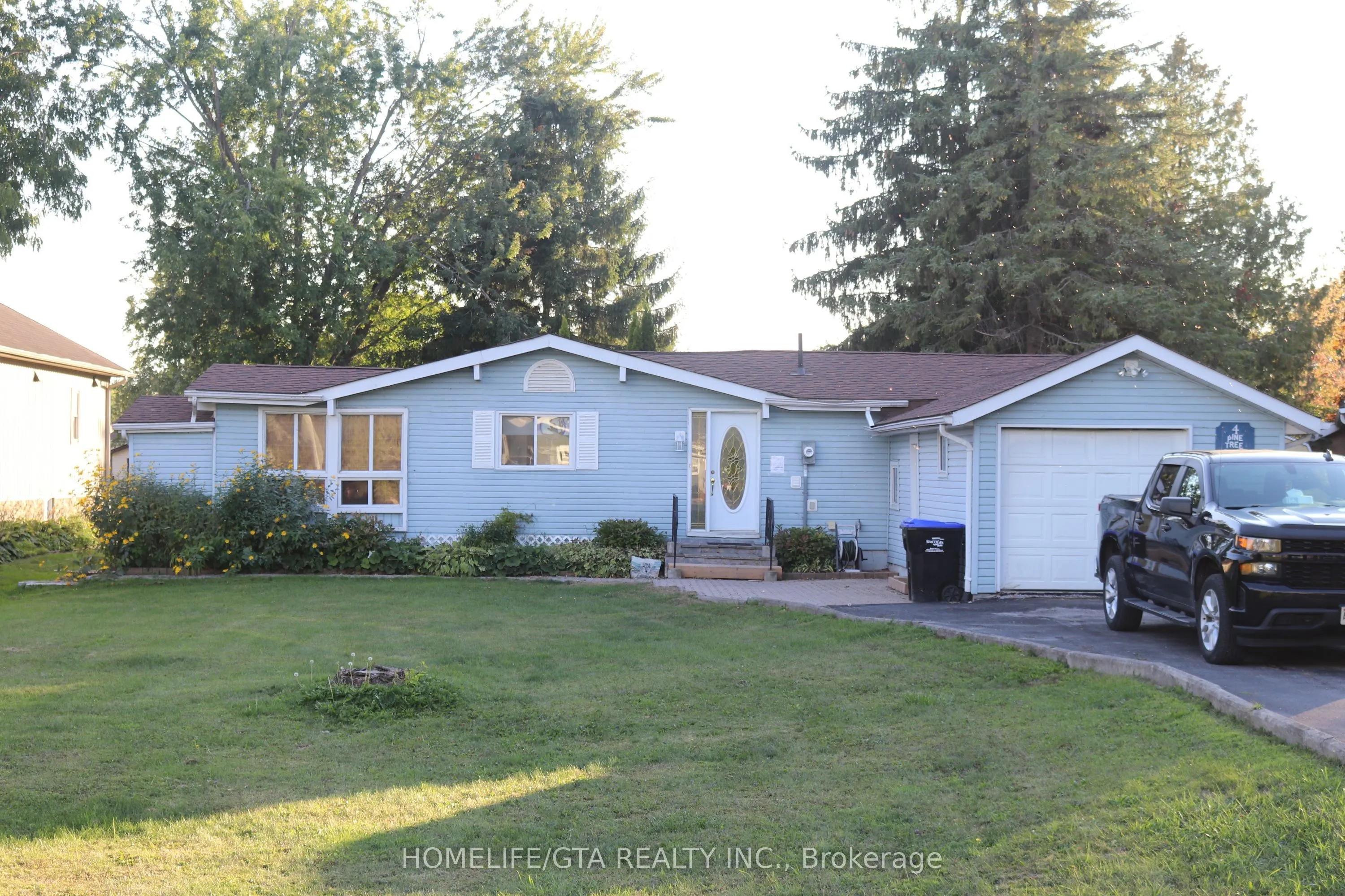 4 Pinetree Court