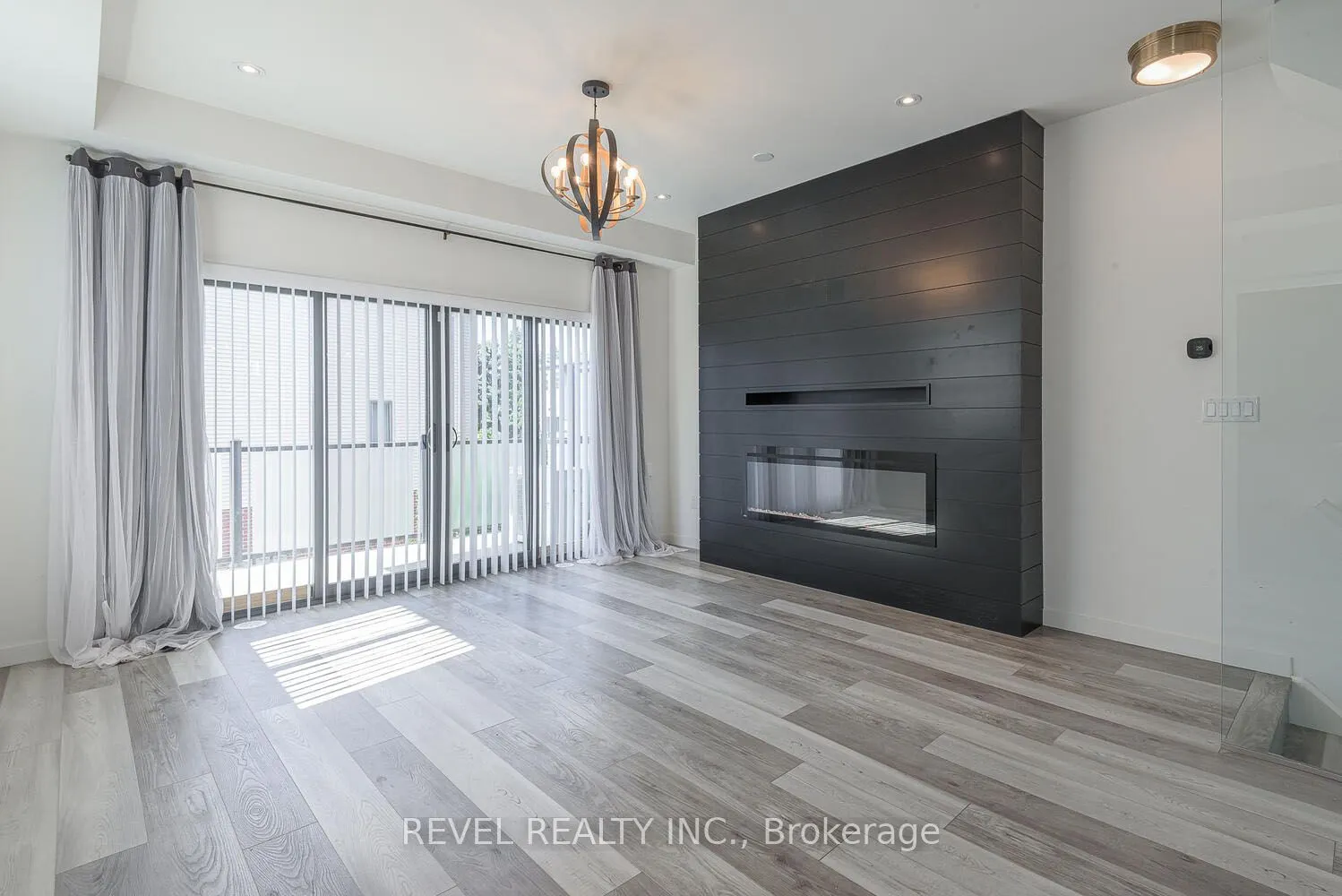 369 Essa Road, #104