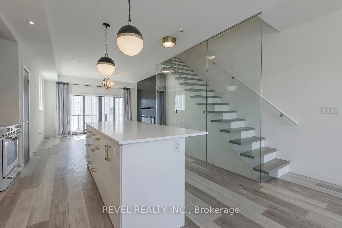 369 Essa Road, #104