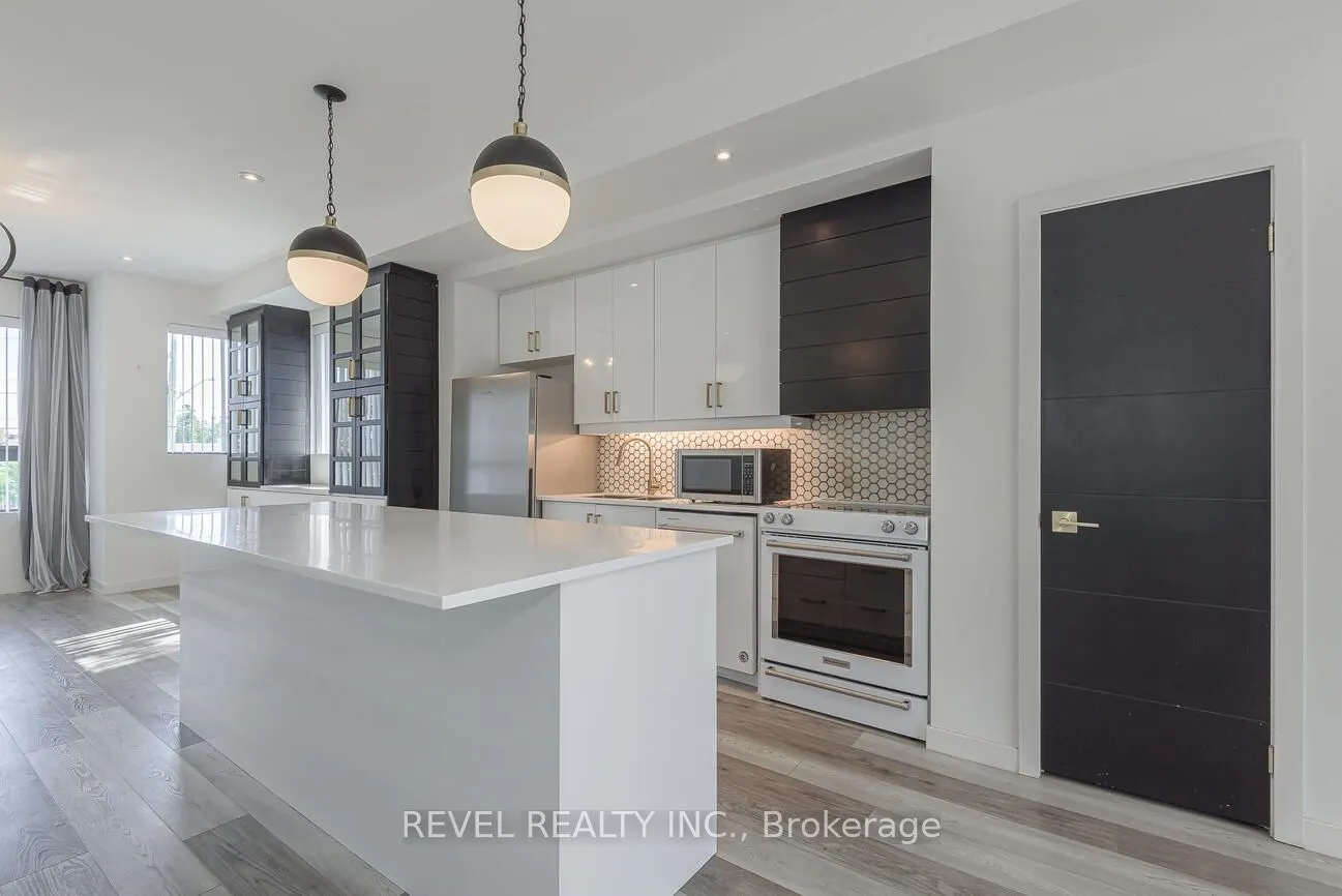 369 Essa Road, #104