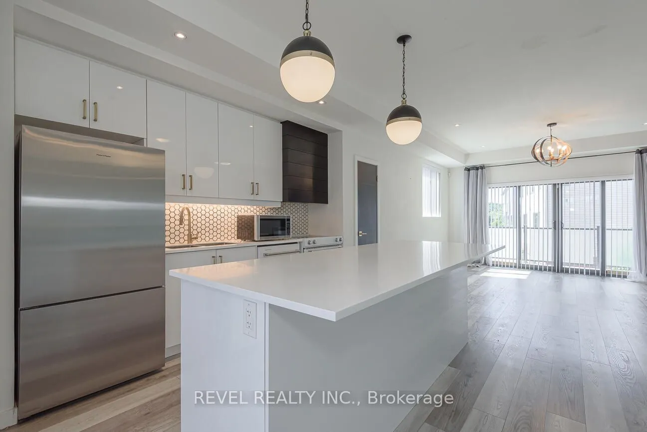 369 Essa Road, #104