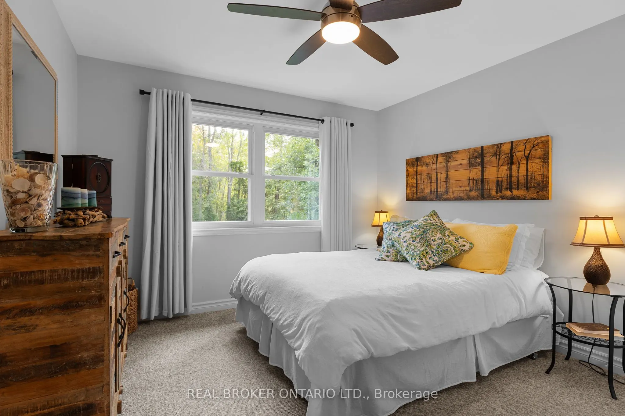 3803 Leo Crescent