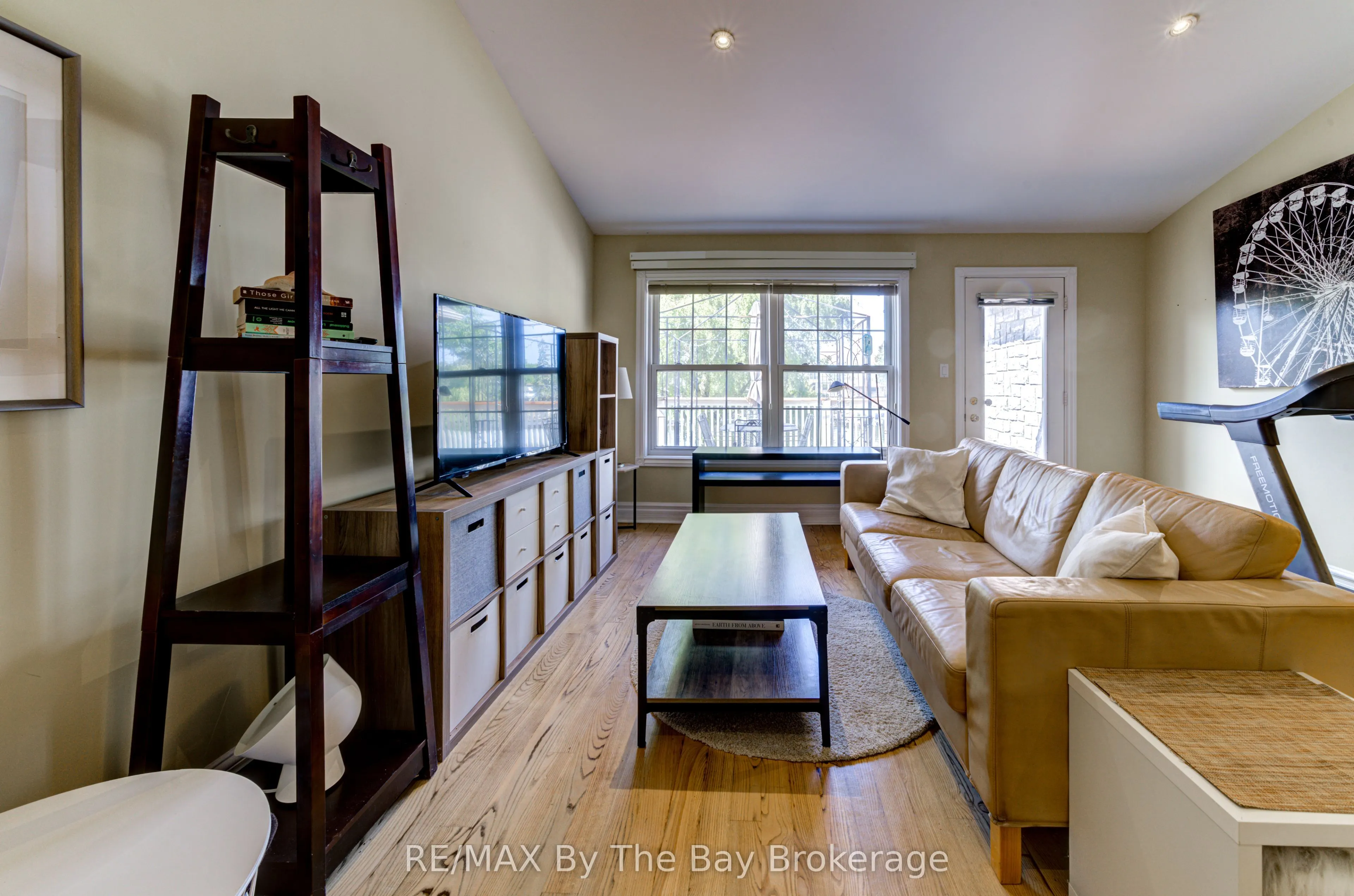 1902 River Road W