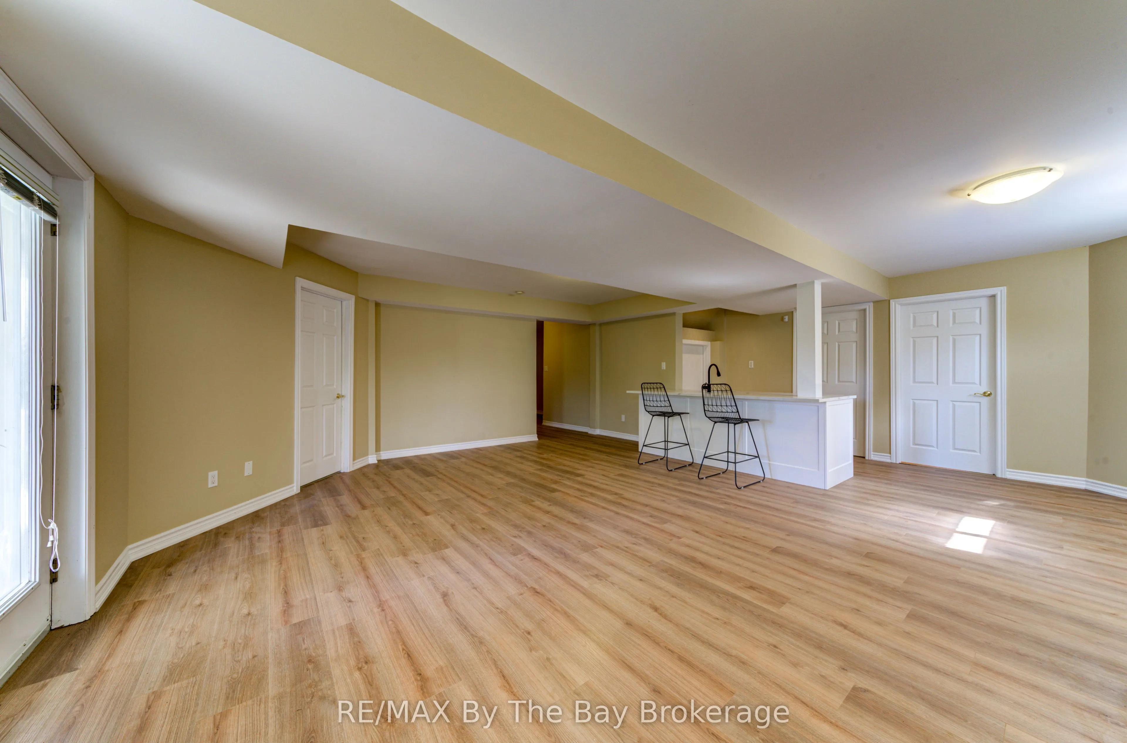 1902 River Road W