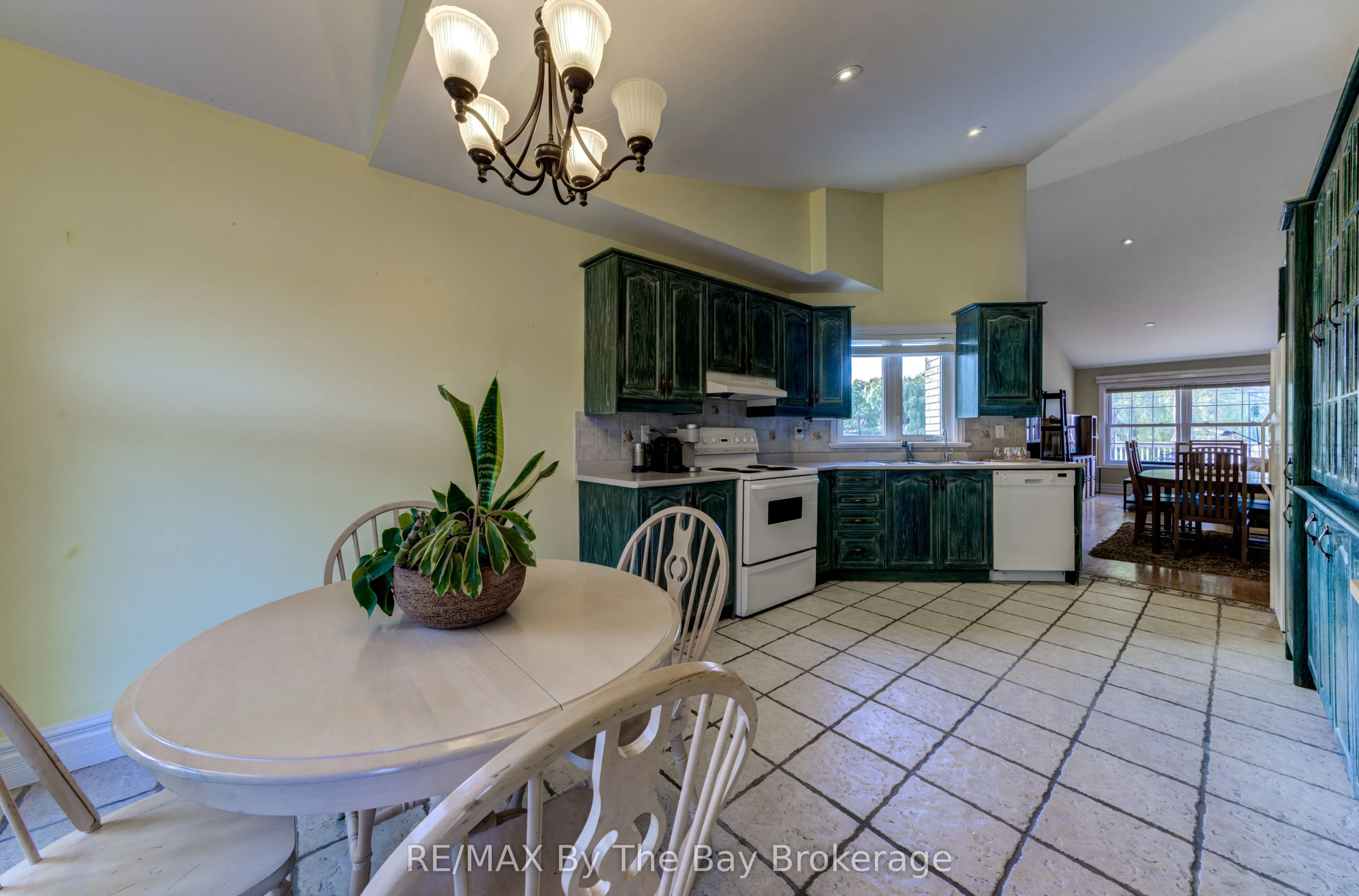 1902 River Road W