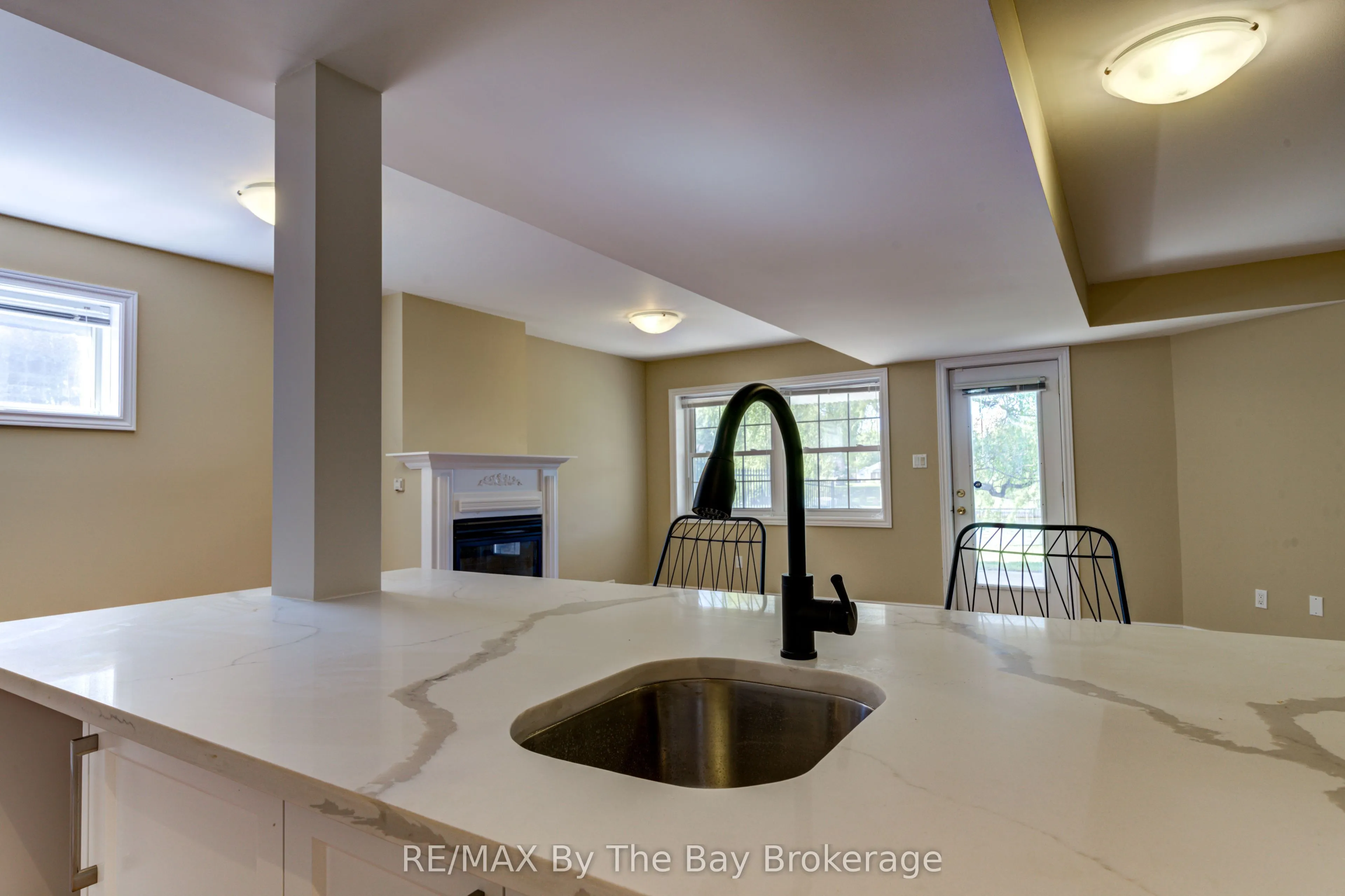 1902 River Road W