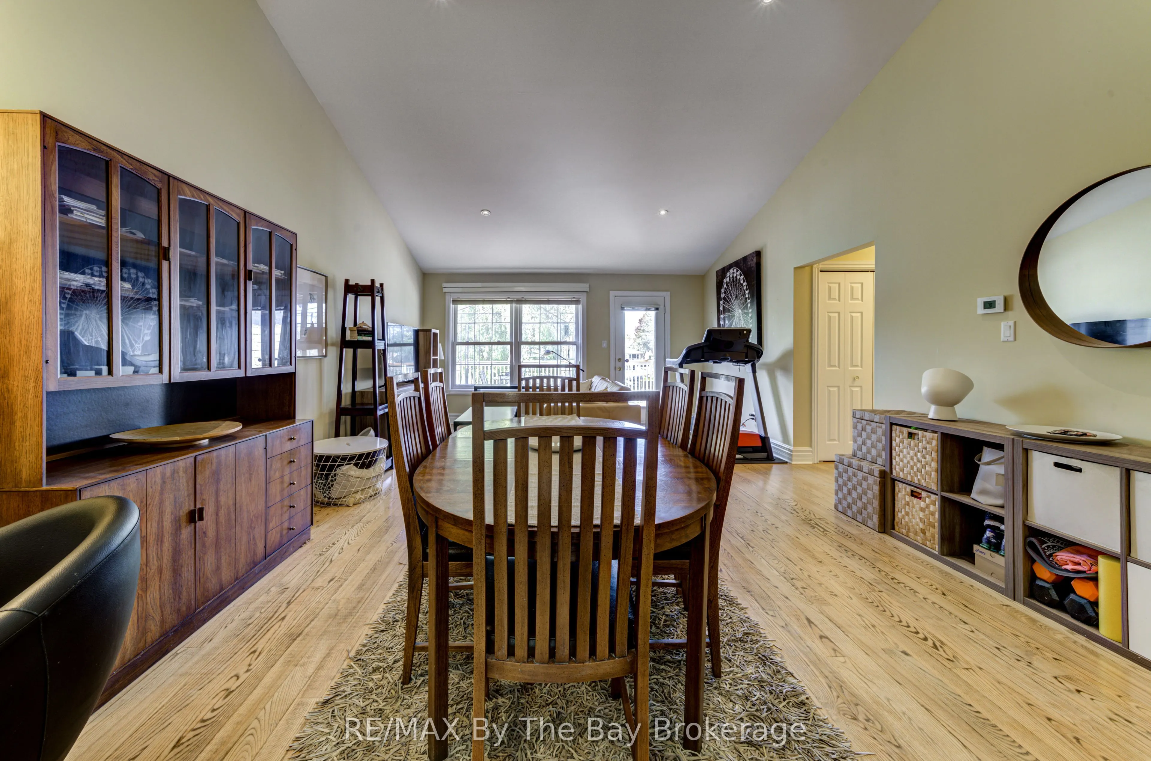 1902 River Road W
