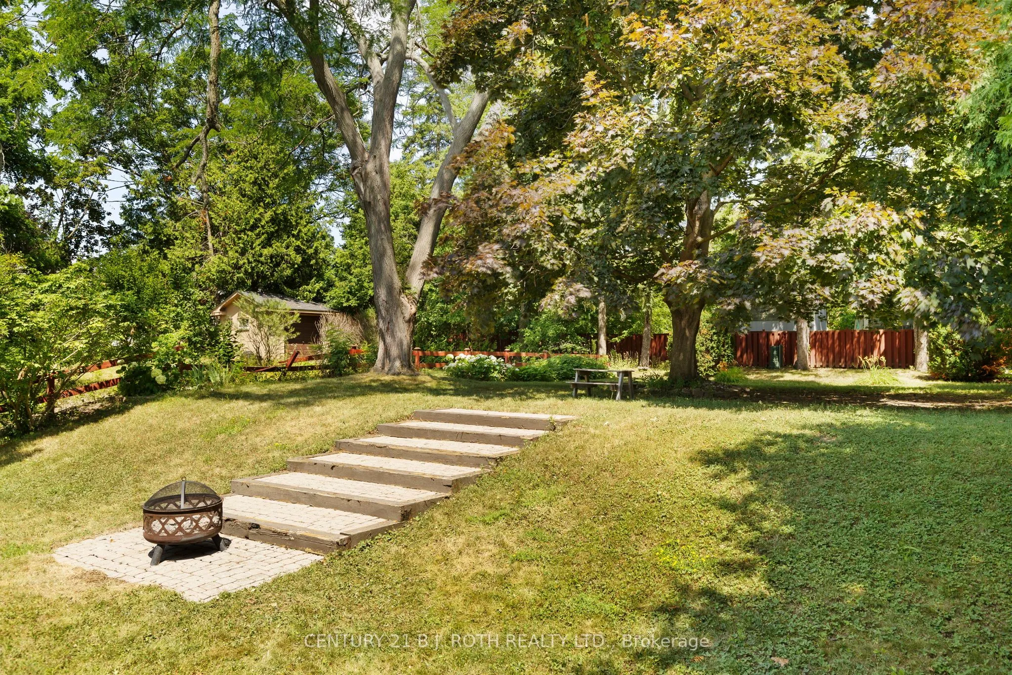 410 CODRINGTON Street