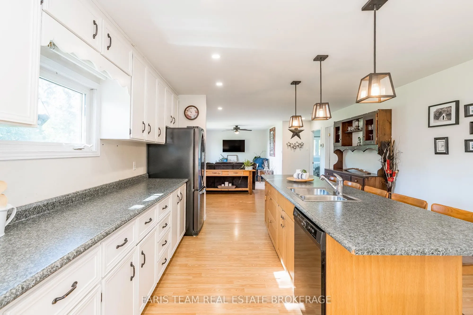 2243 Anderson Line