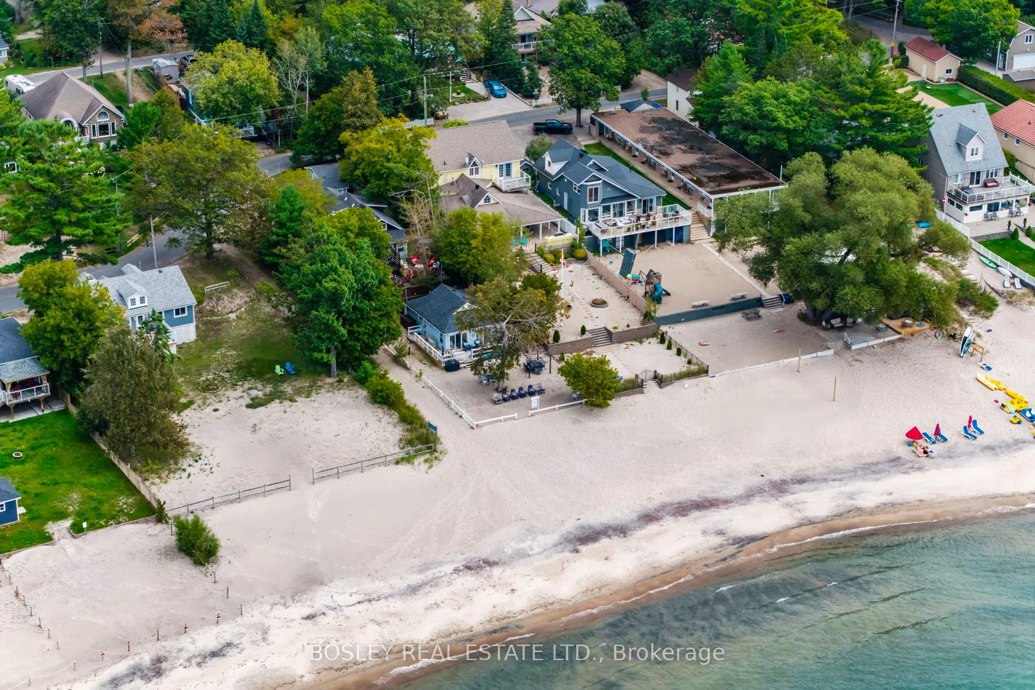 18 Tiny Beaches Road S