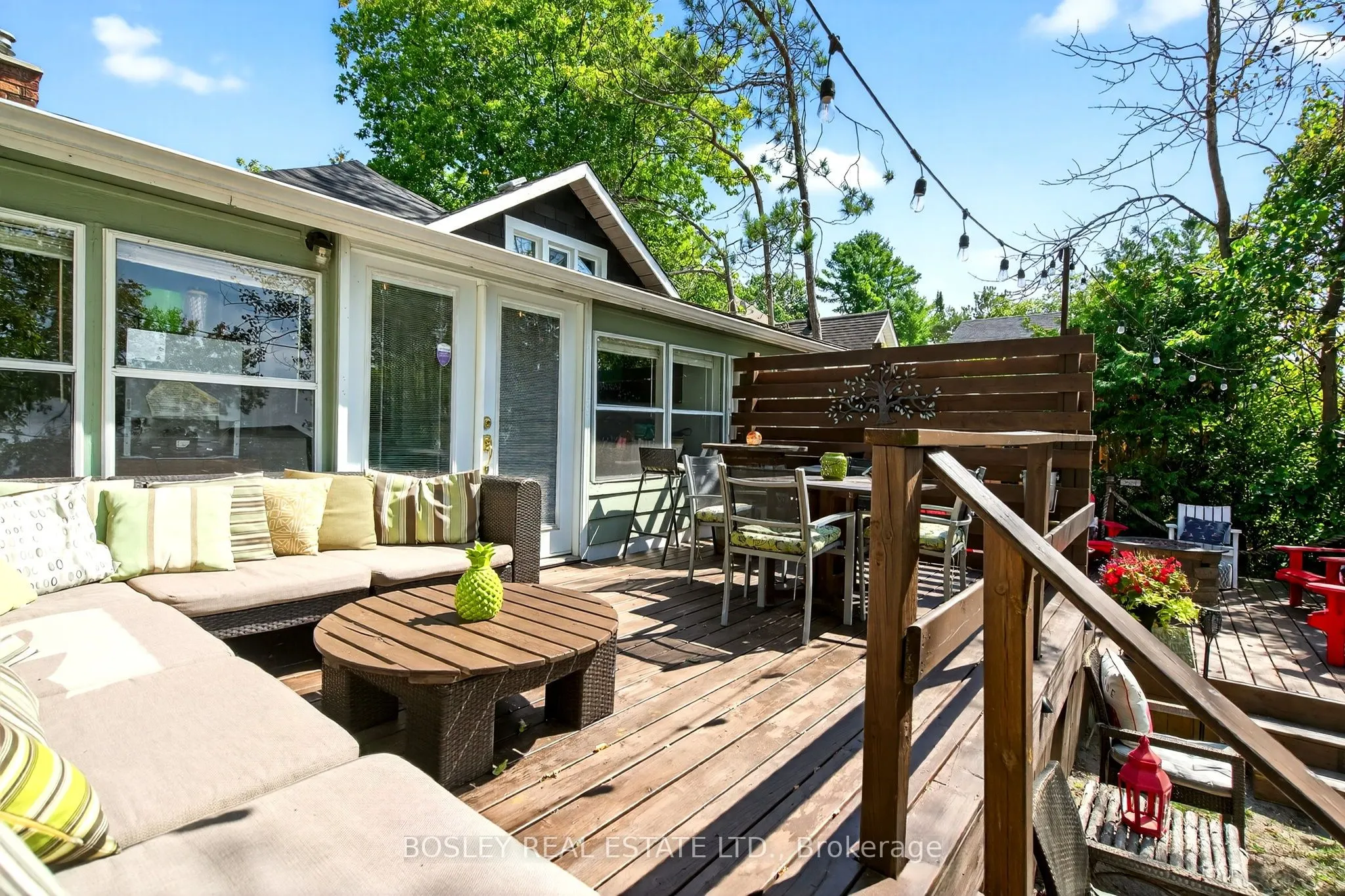 18 Tiny Beaches Road S
