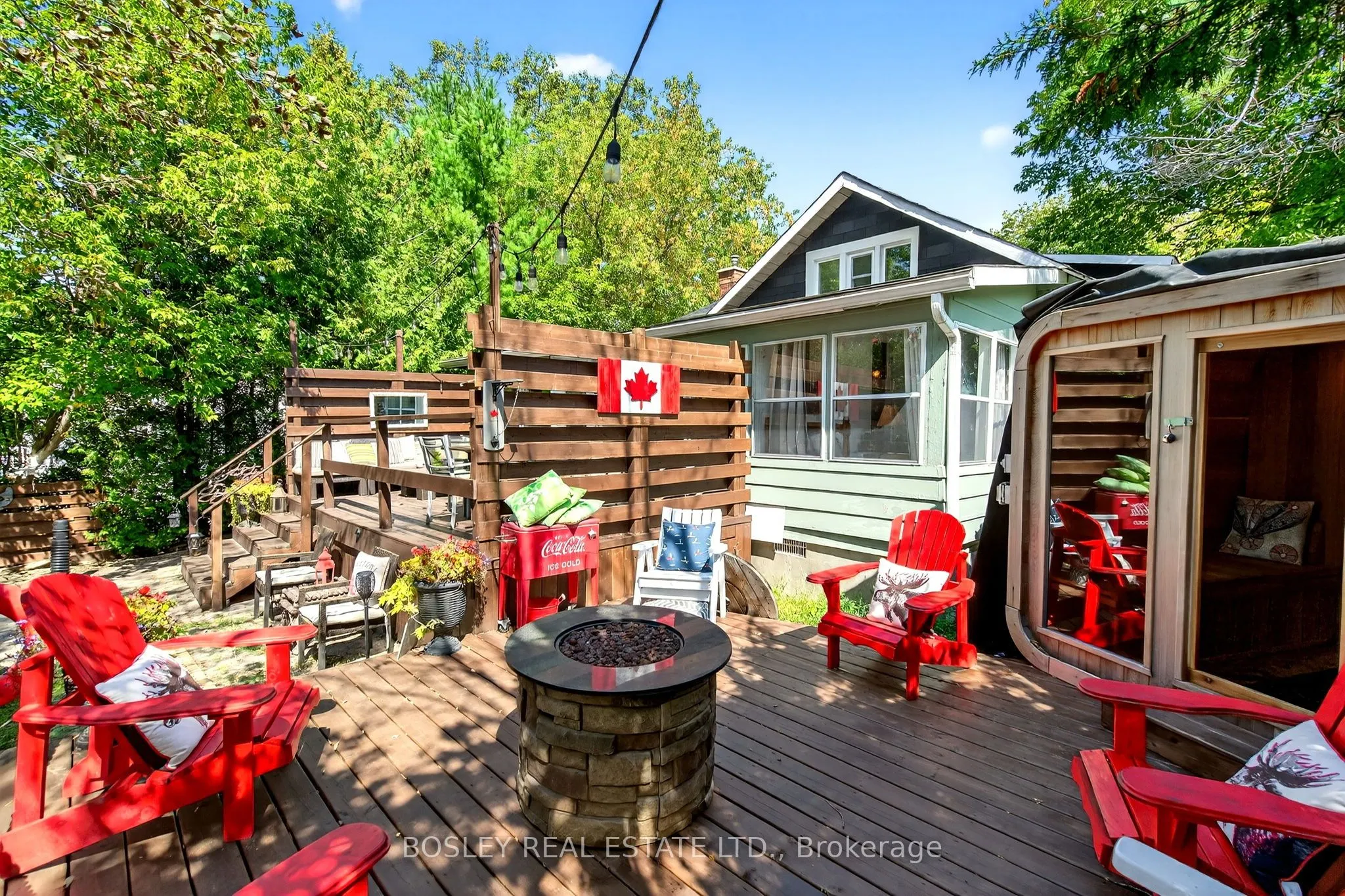 18 Tiny Beaches Road S