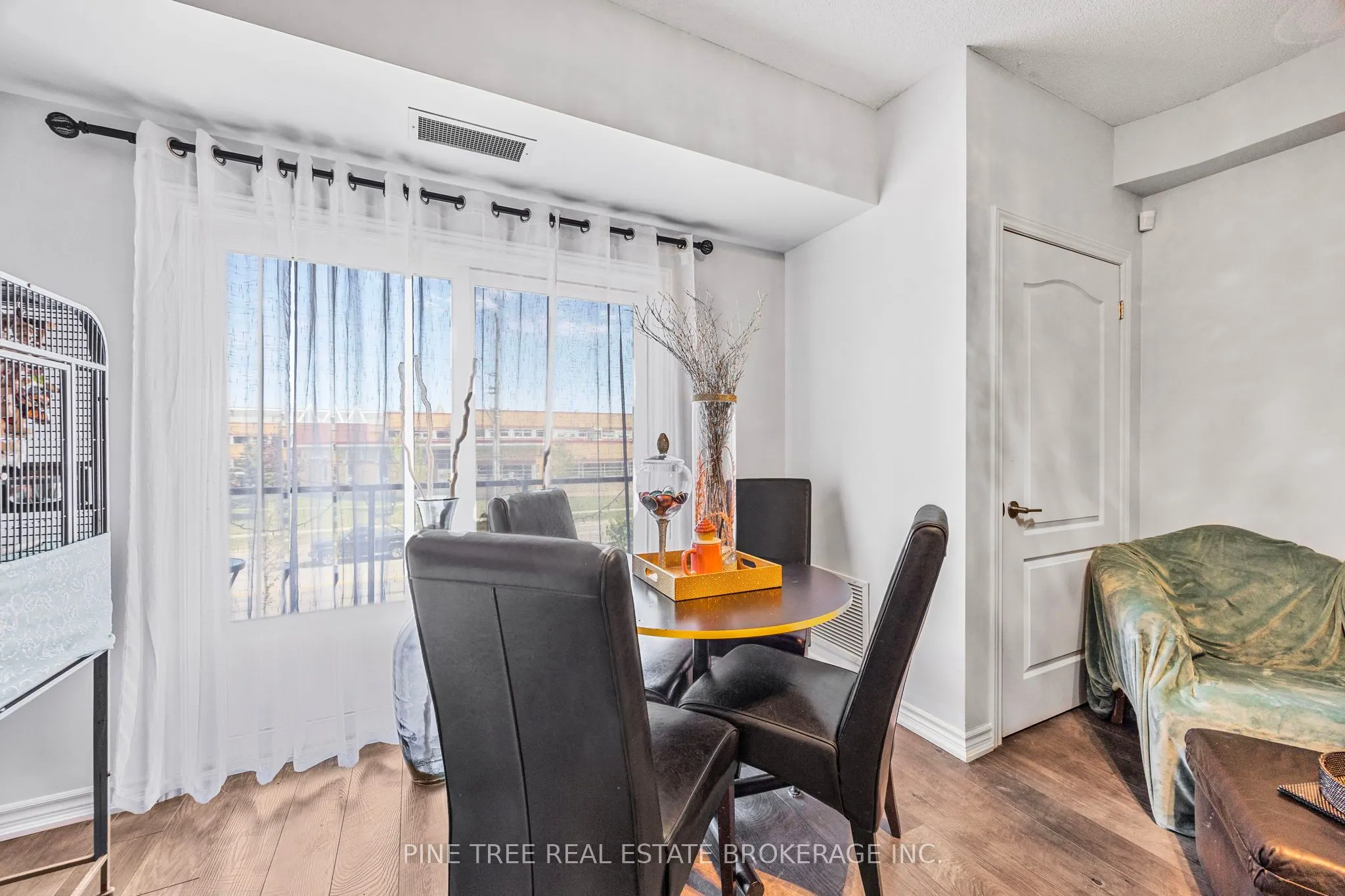 720 Yonge Street, #205