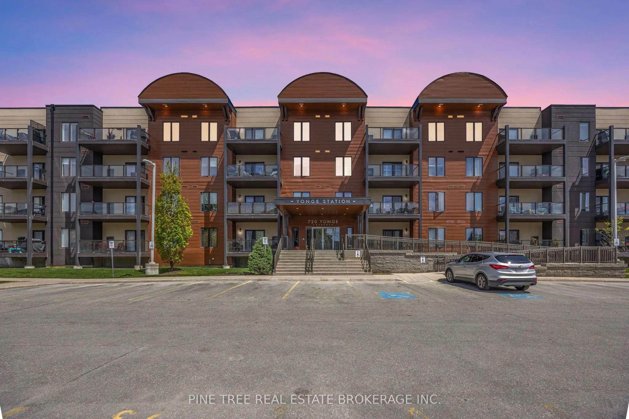 720 Yonge Street, #205