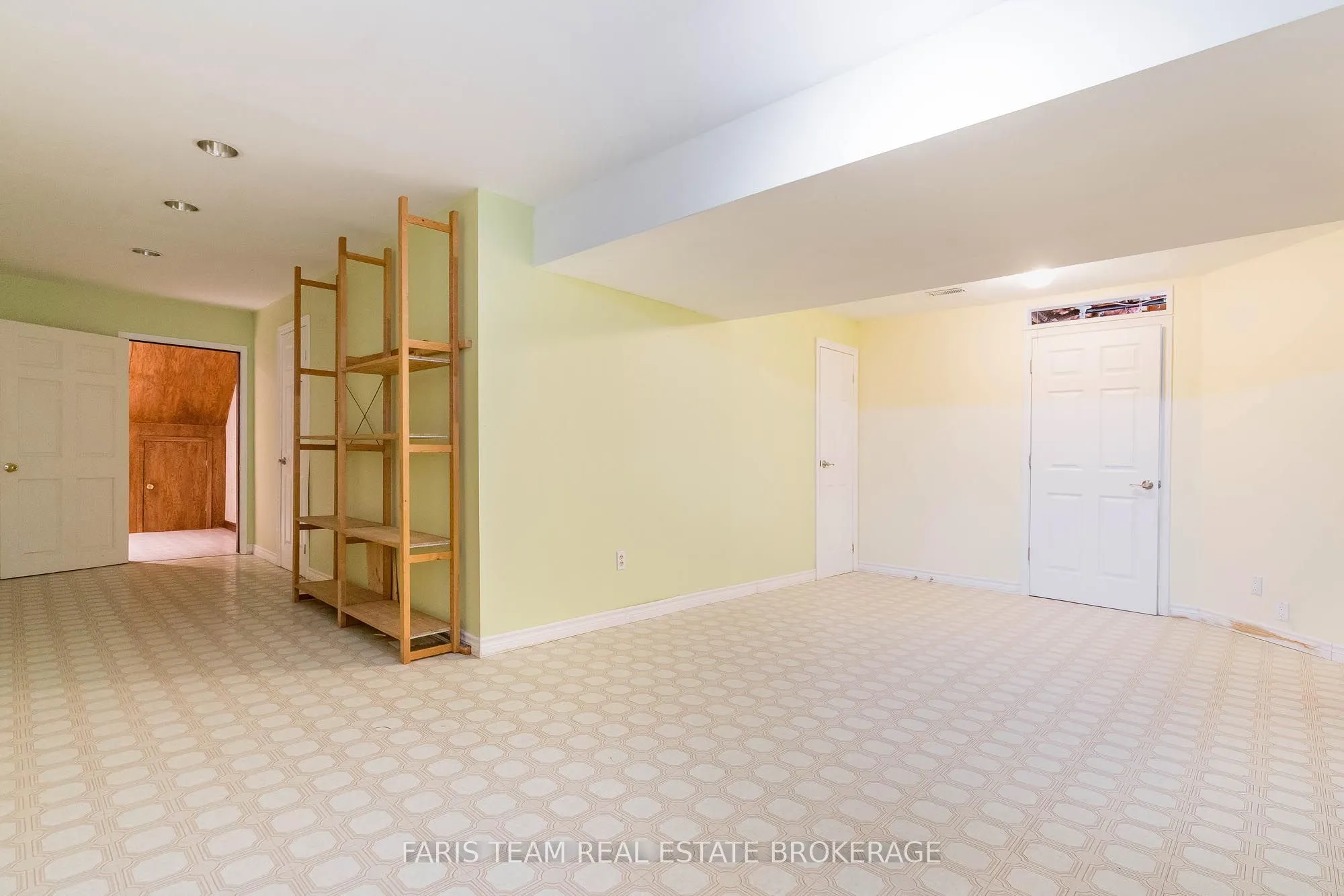 2 Bayside Avenue