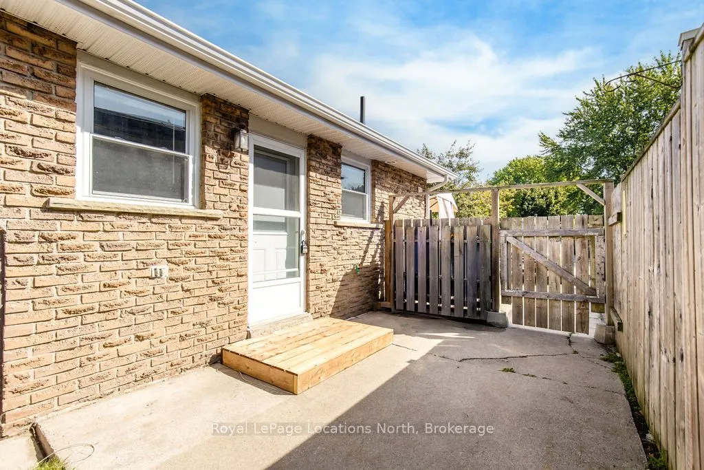 76 Courtice Crescent