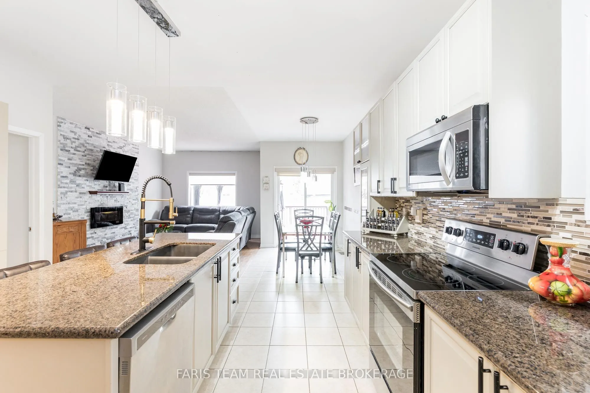 10 Westminster Circle