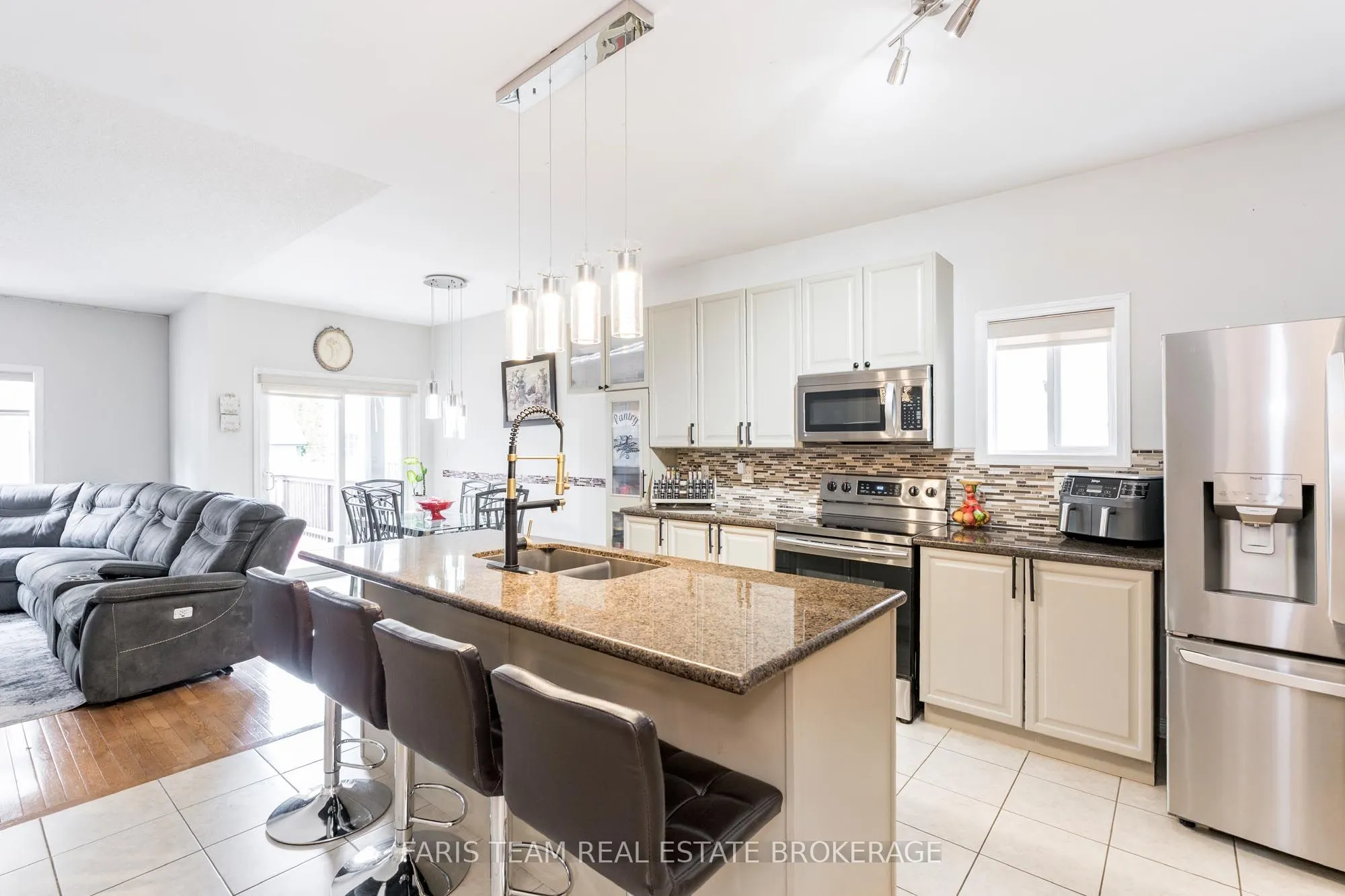 10 Westminster Circle