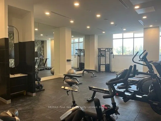 31 Huron Street, #226