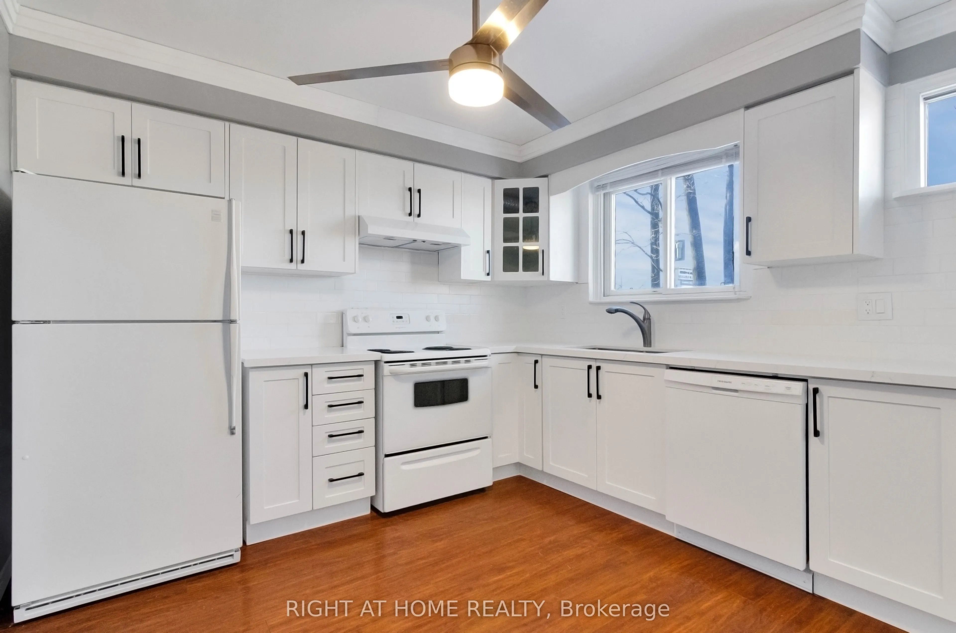 42 Farmingdale Crescent N, #MainFl