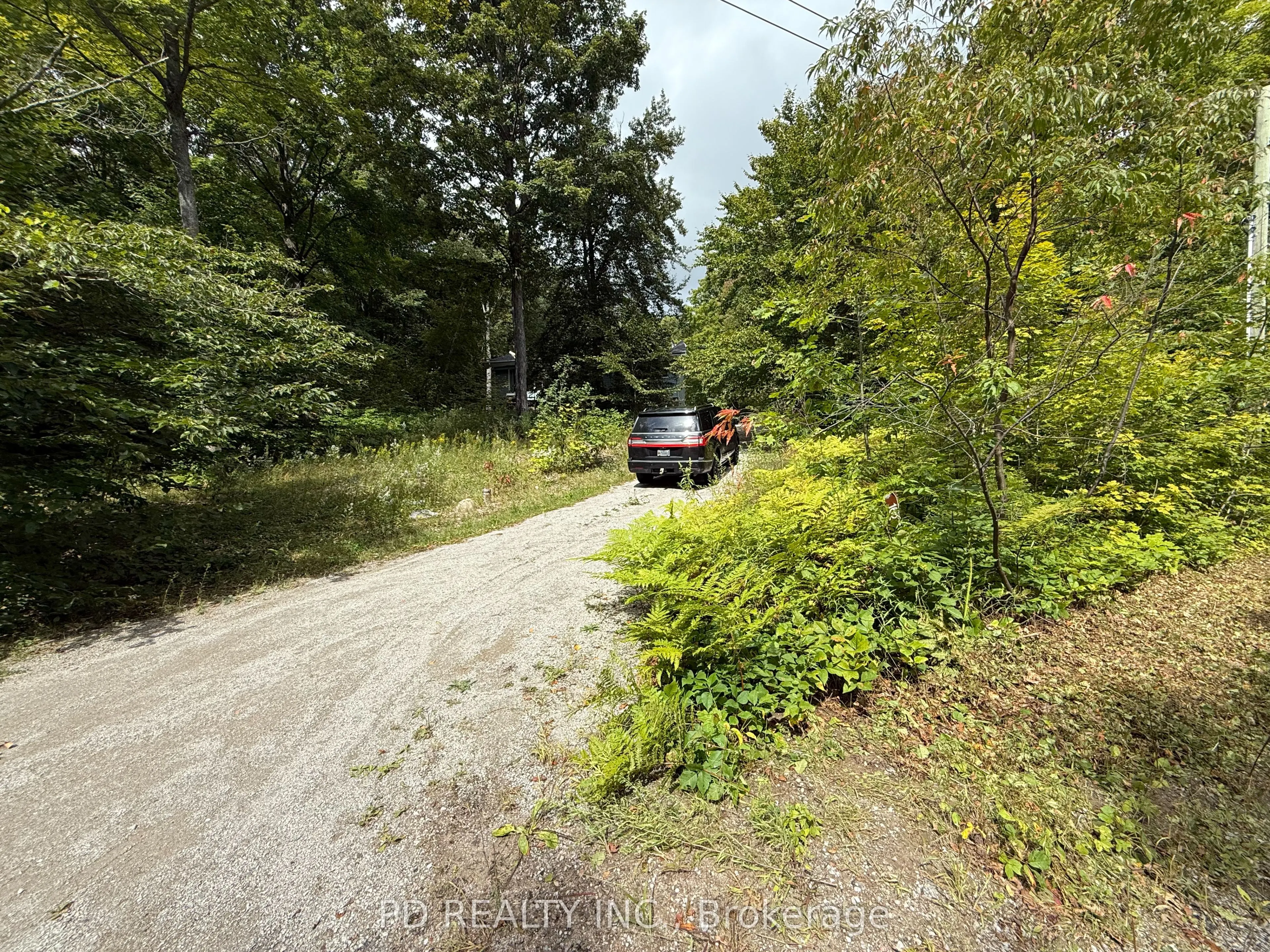 162 Farlain Lake Road W