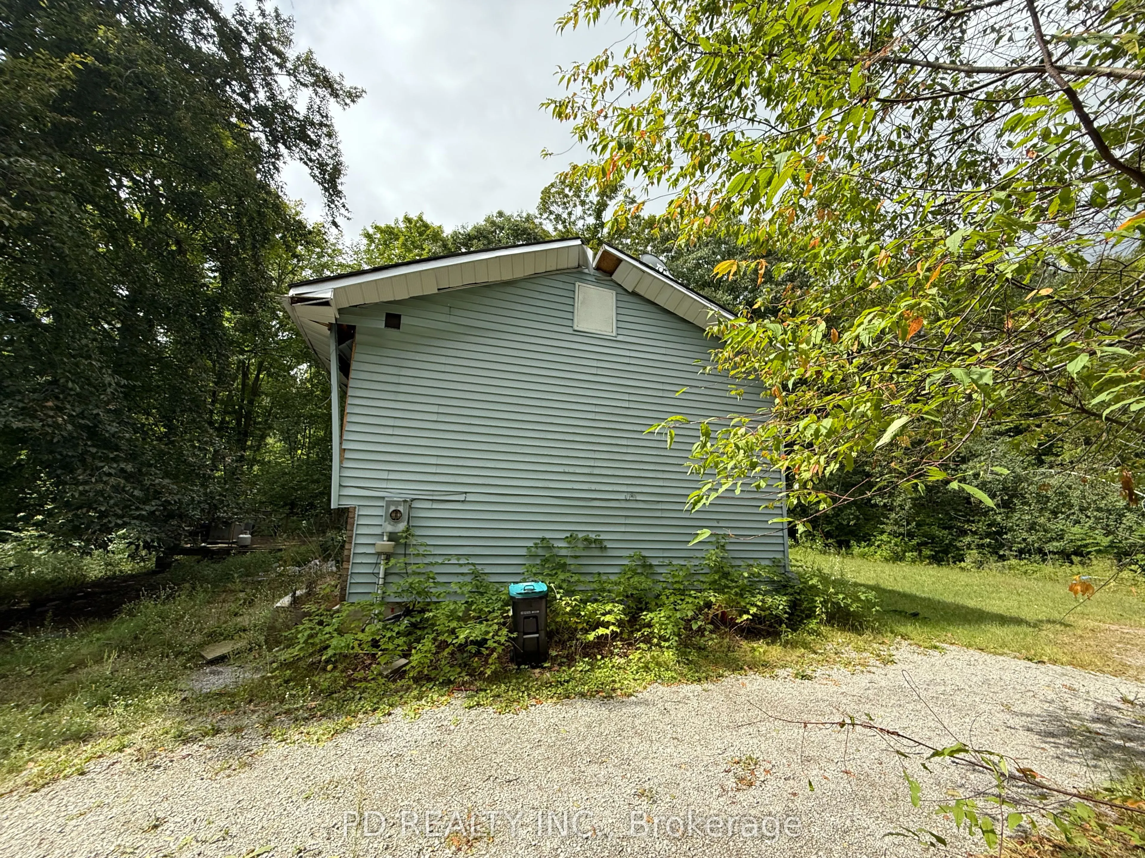 162 Farlain Lake Road W