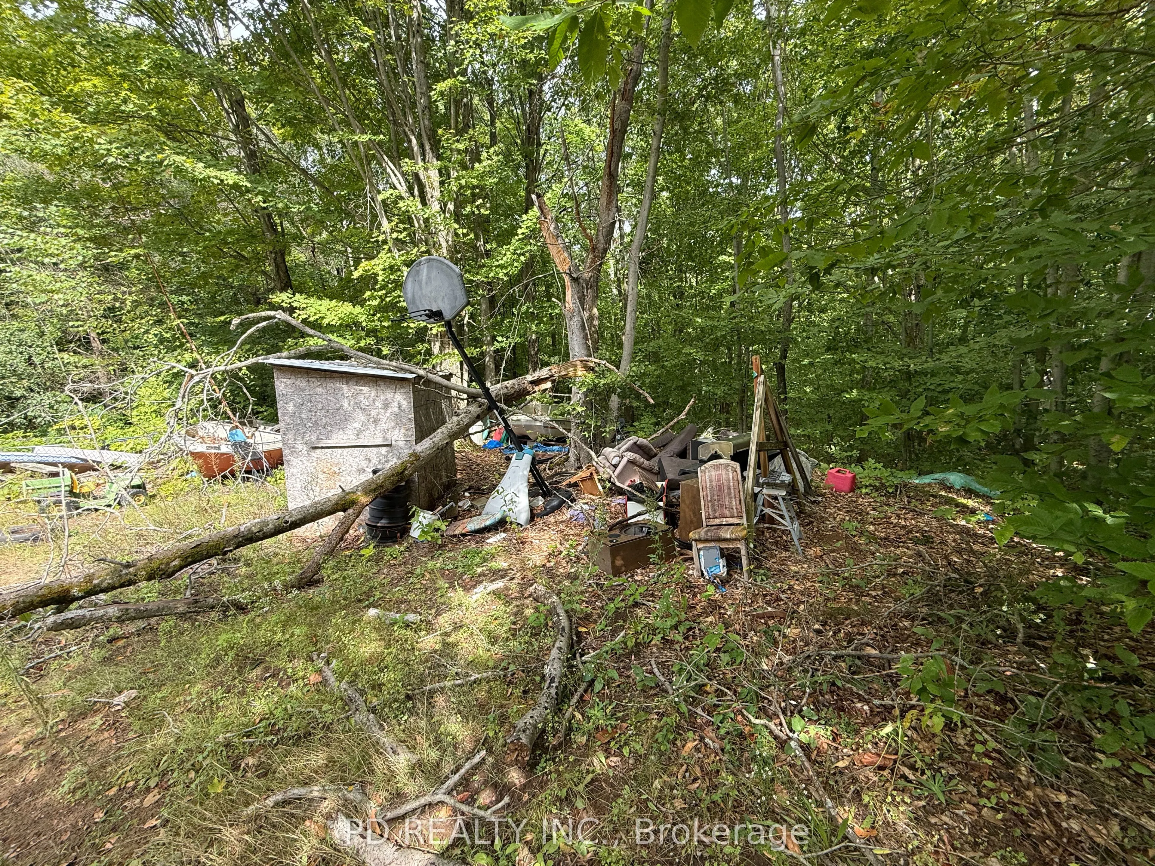 162 Farlain Lake Road W