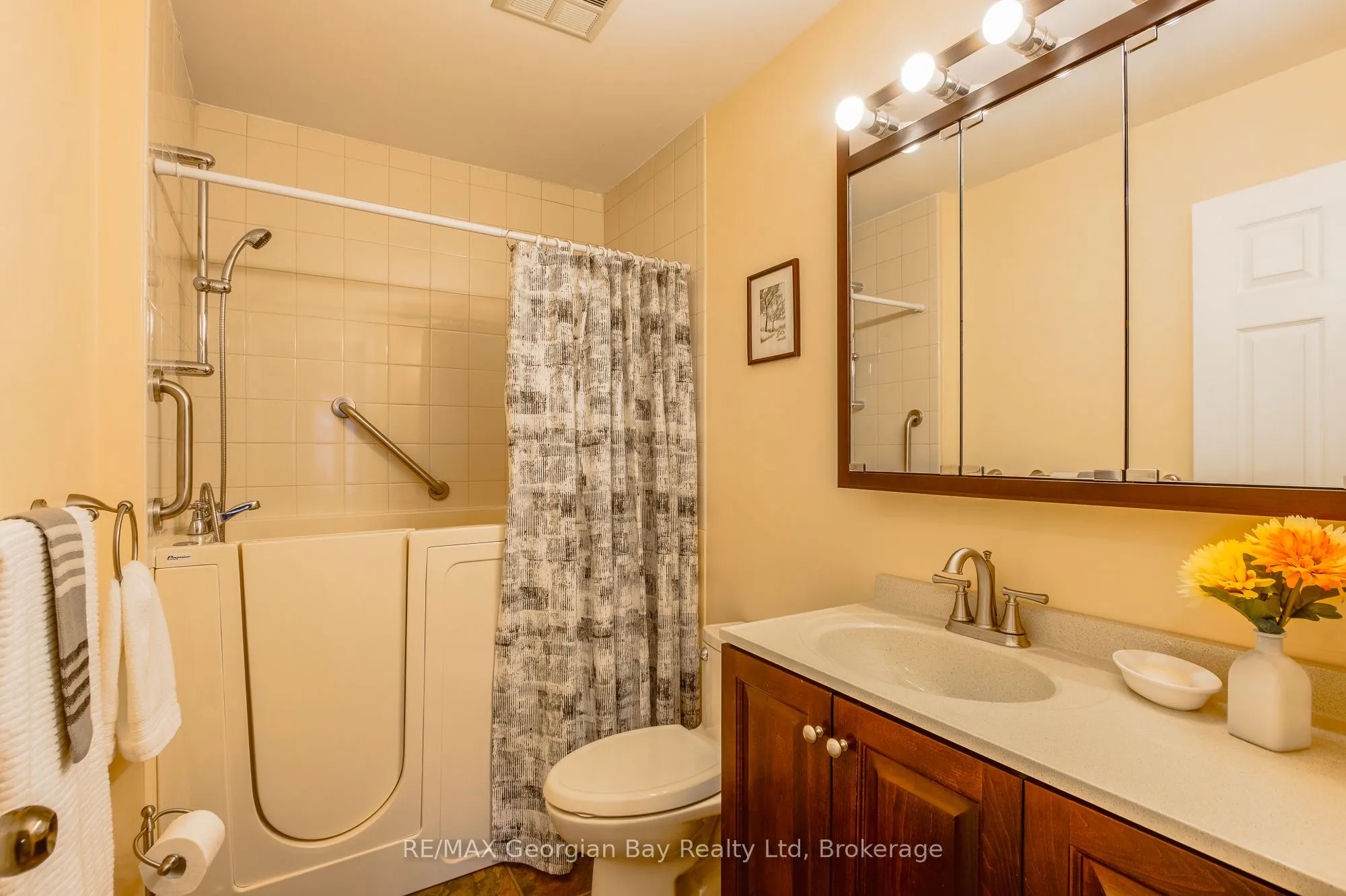 696 King Street, #48