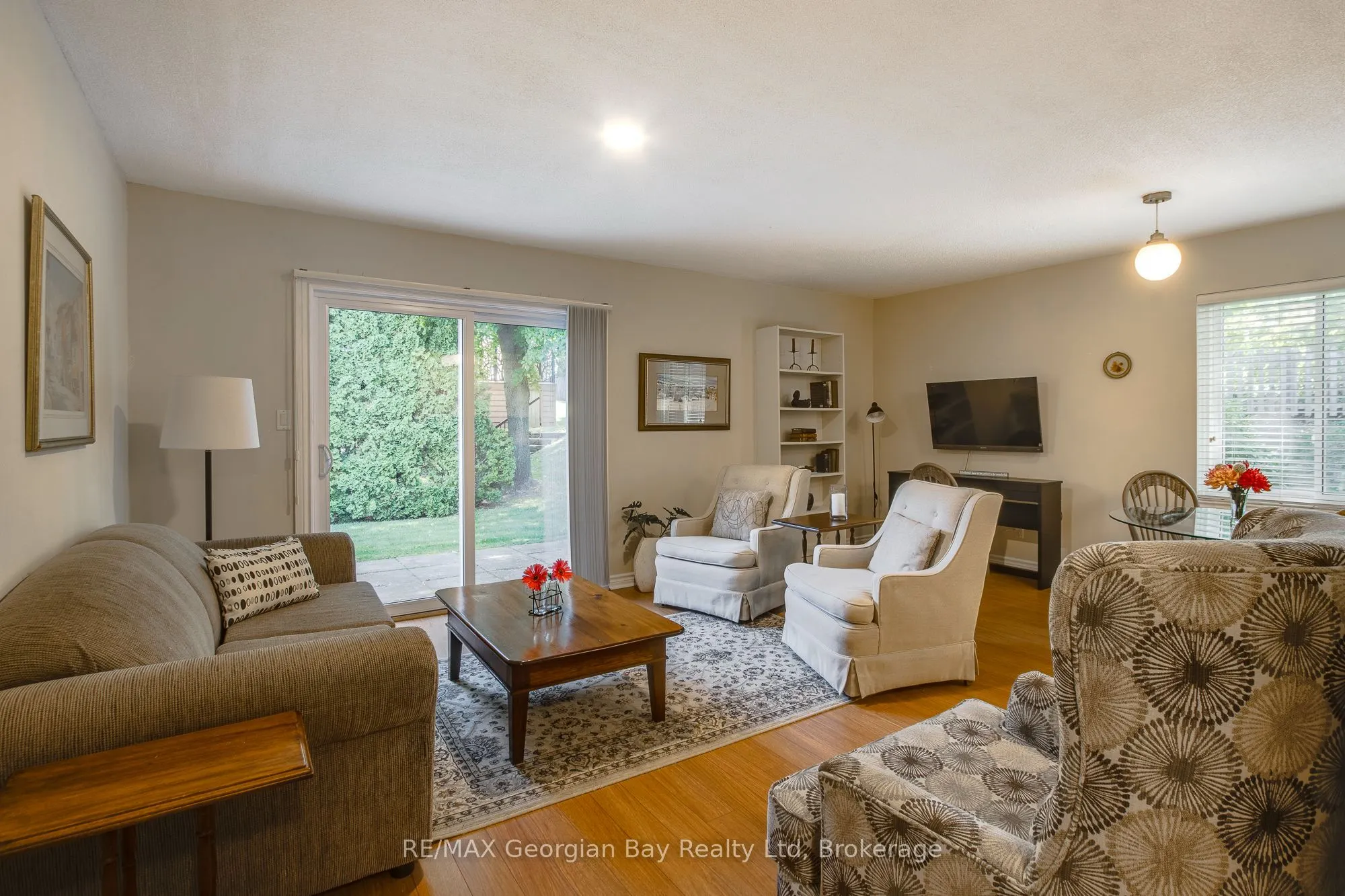 696 King Street, #48