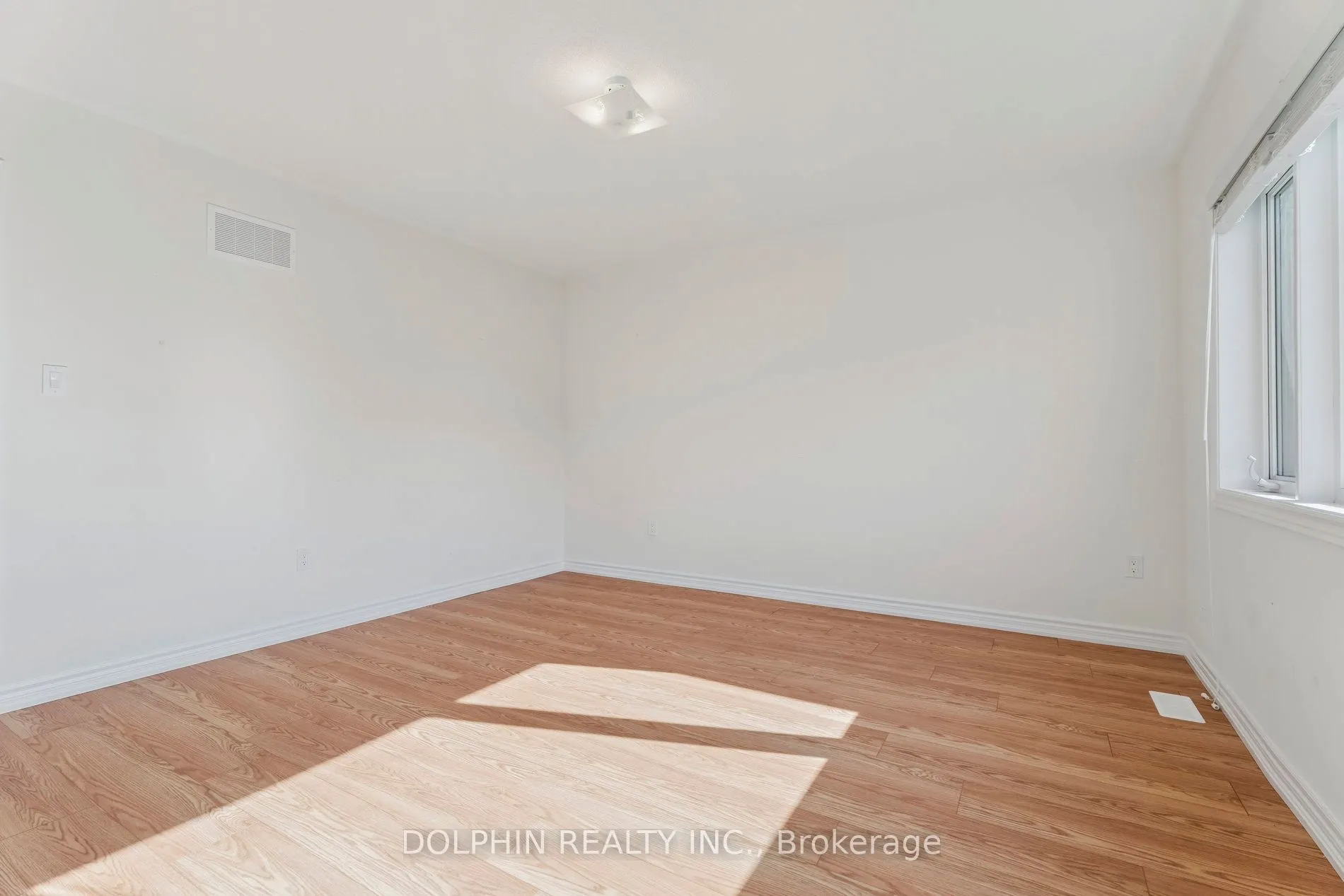 27 Tamworth Street