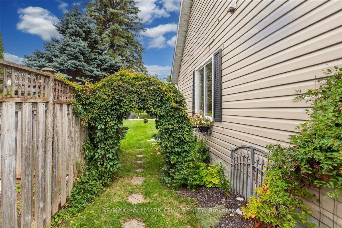 35 Howard Drive