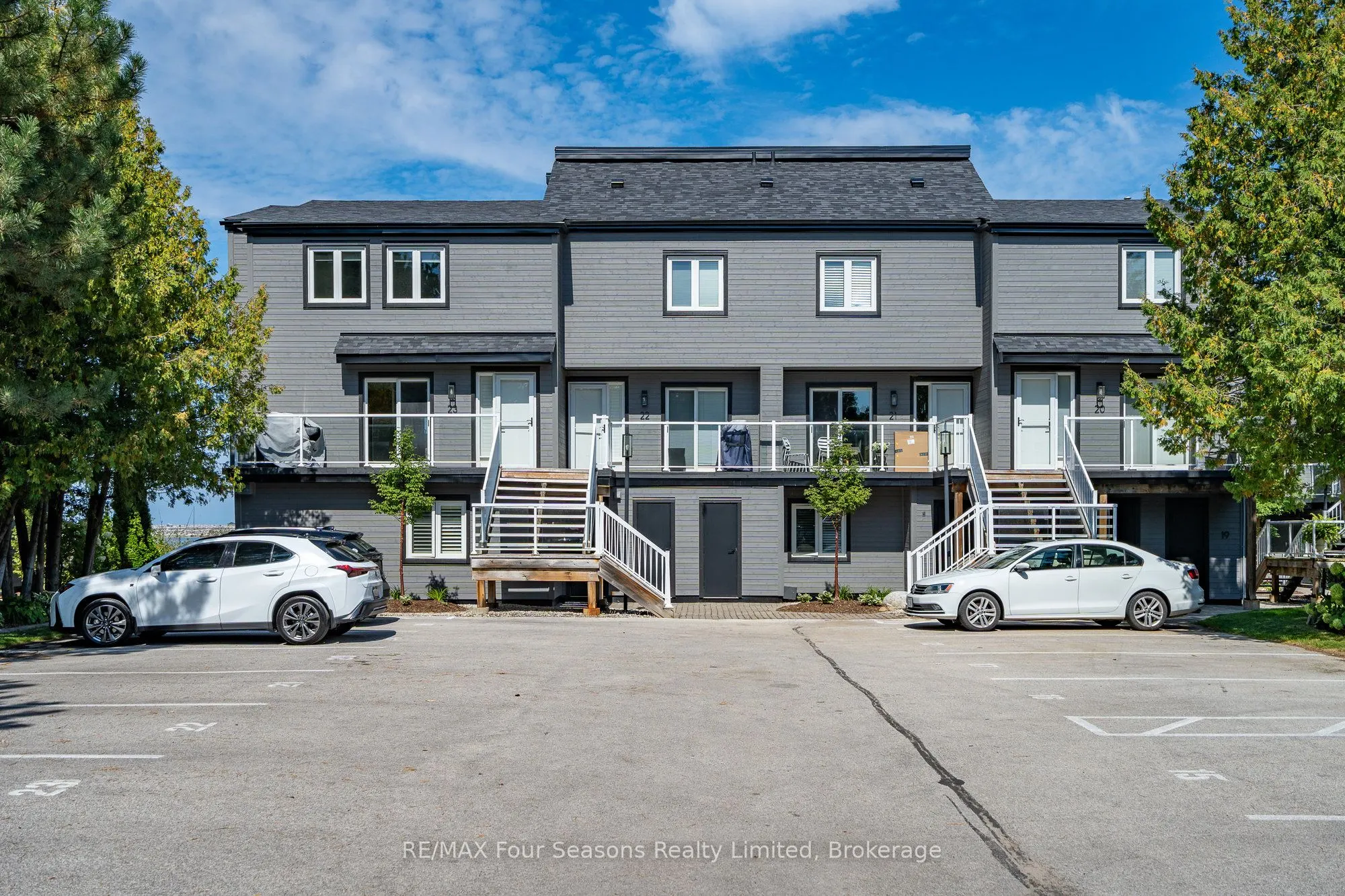 44 Trott Boulevard S, #24