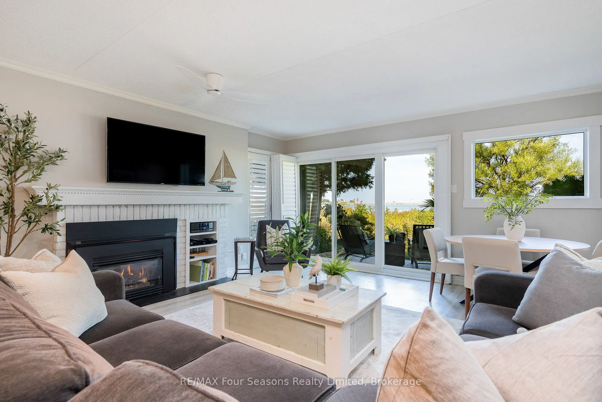 44 Trott Boulevard S, #24