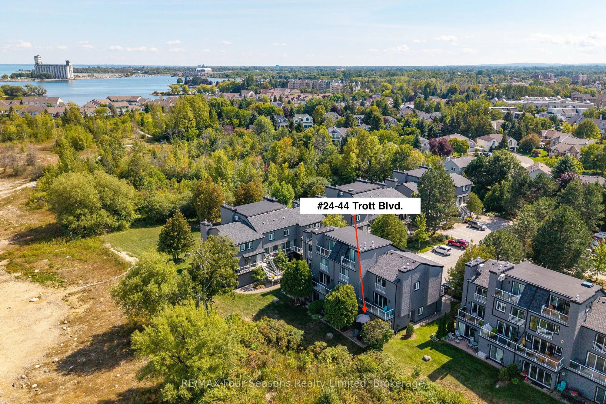 44 Trott Boulevard S, #24