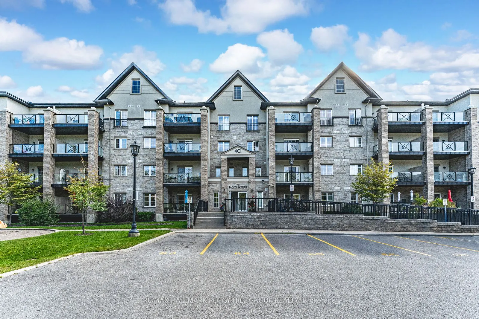 40 Ferndale Drive S, #402