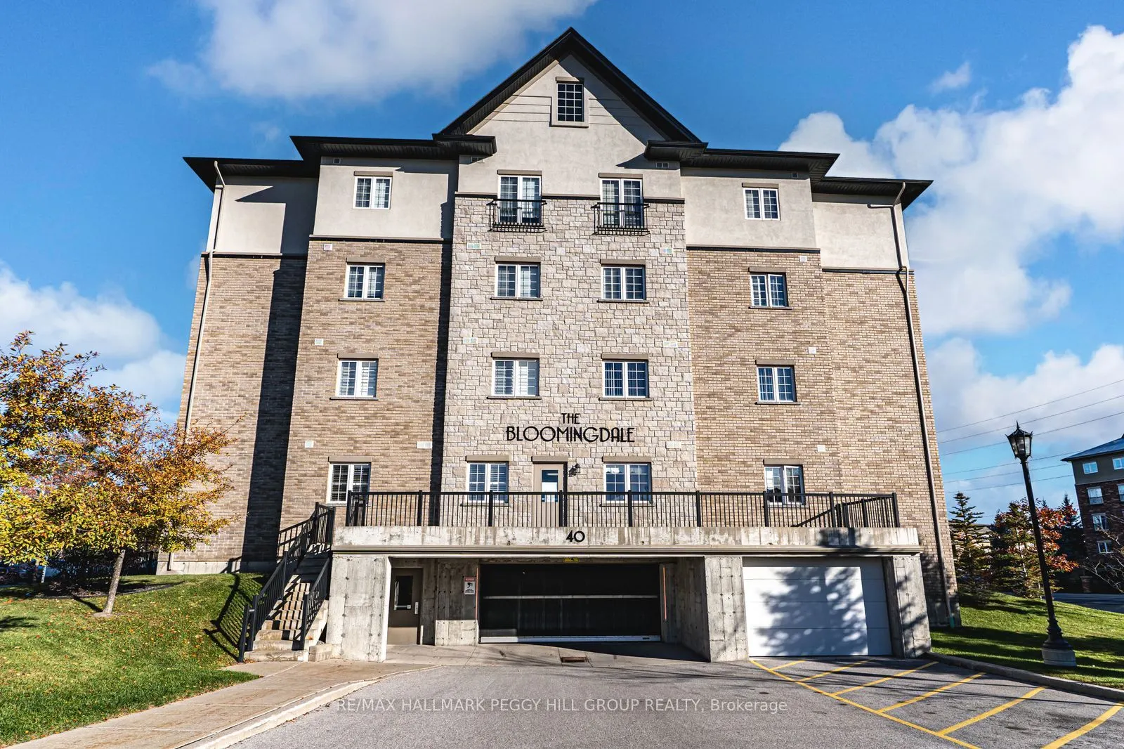40 Ferndale Drive S #402