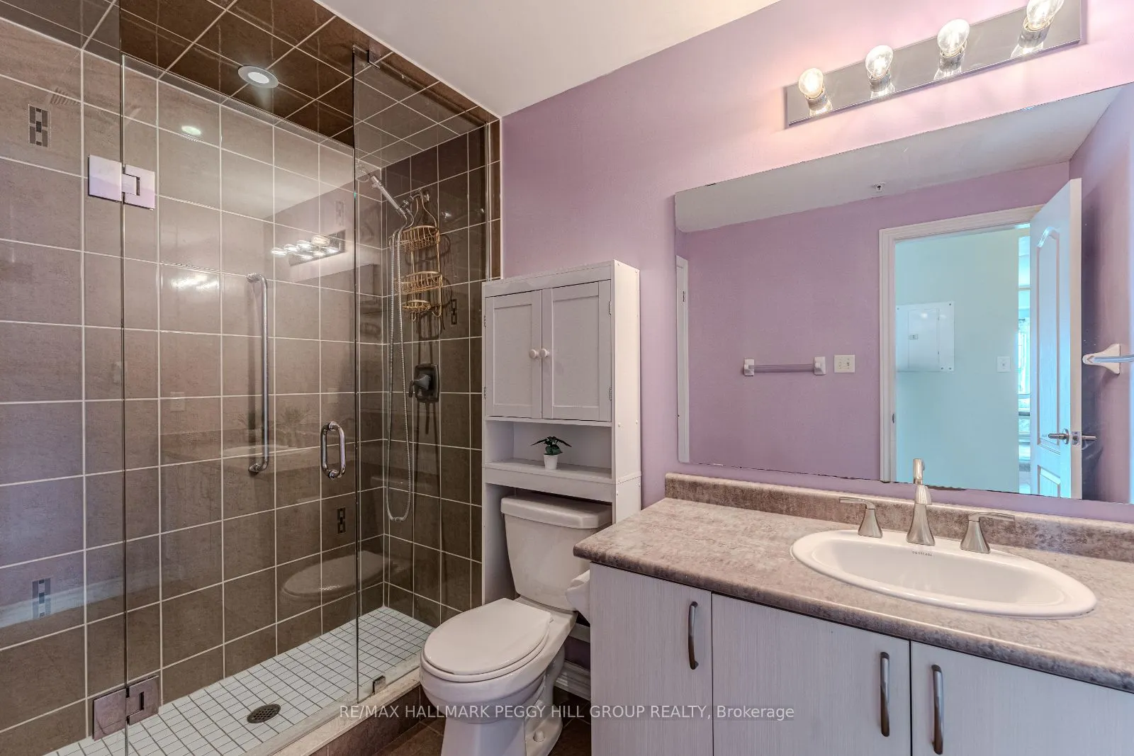 40 Ferndale Drive S, #402