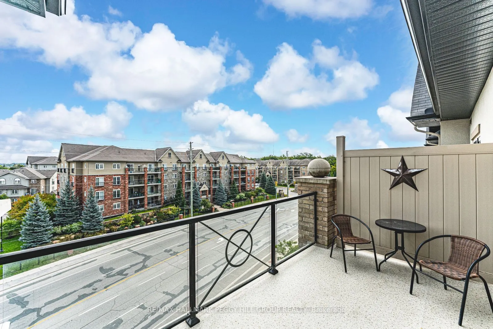 40 Ferndale Drive S #402